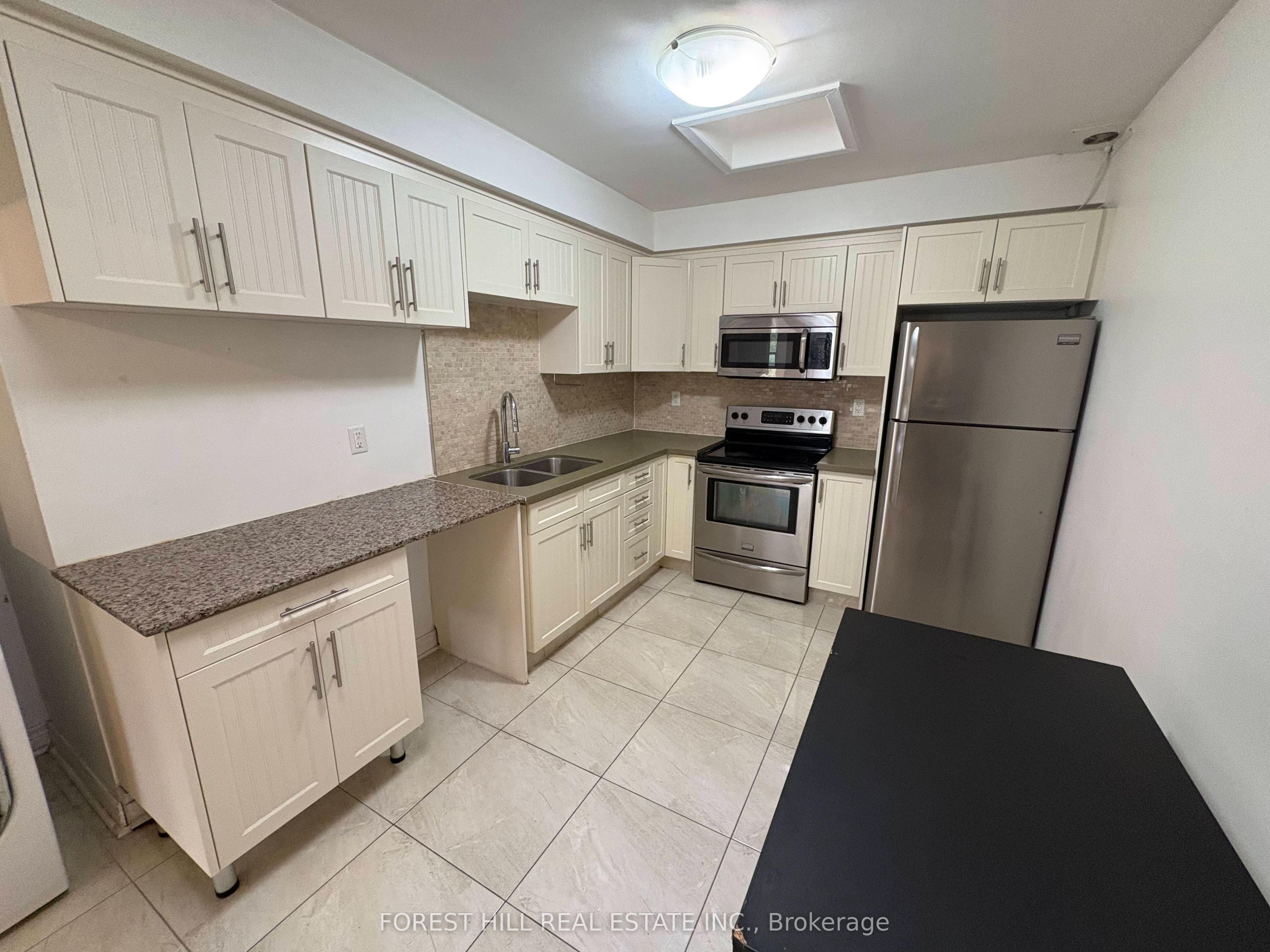 341 Lakeshore Road E 1 Property Photo 6