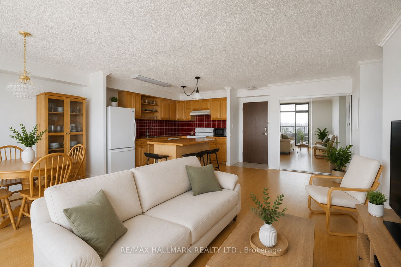 135 Marlee Avenue 1103 Property Photo 4