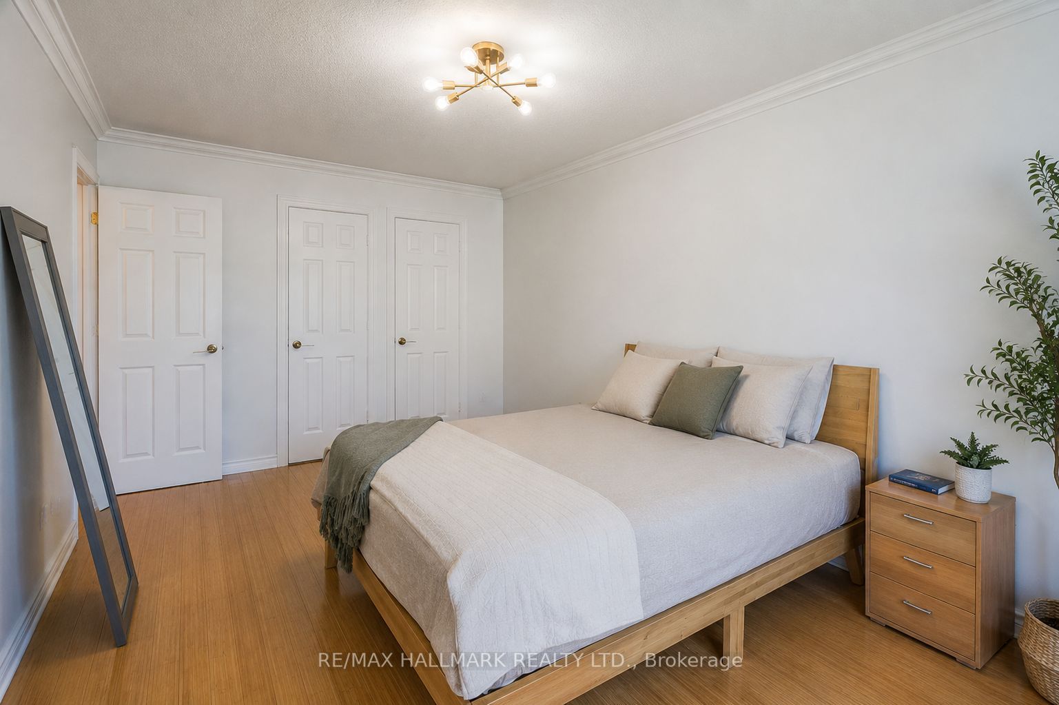 135 Marlee Avenue 1103 Property Photo 8