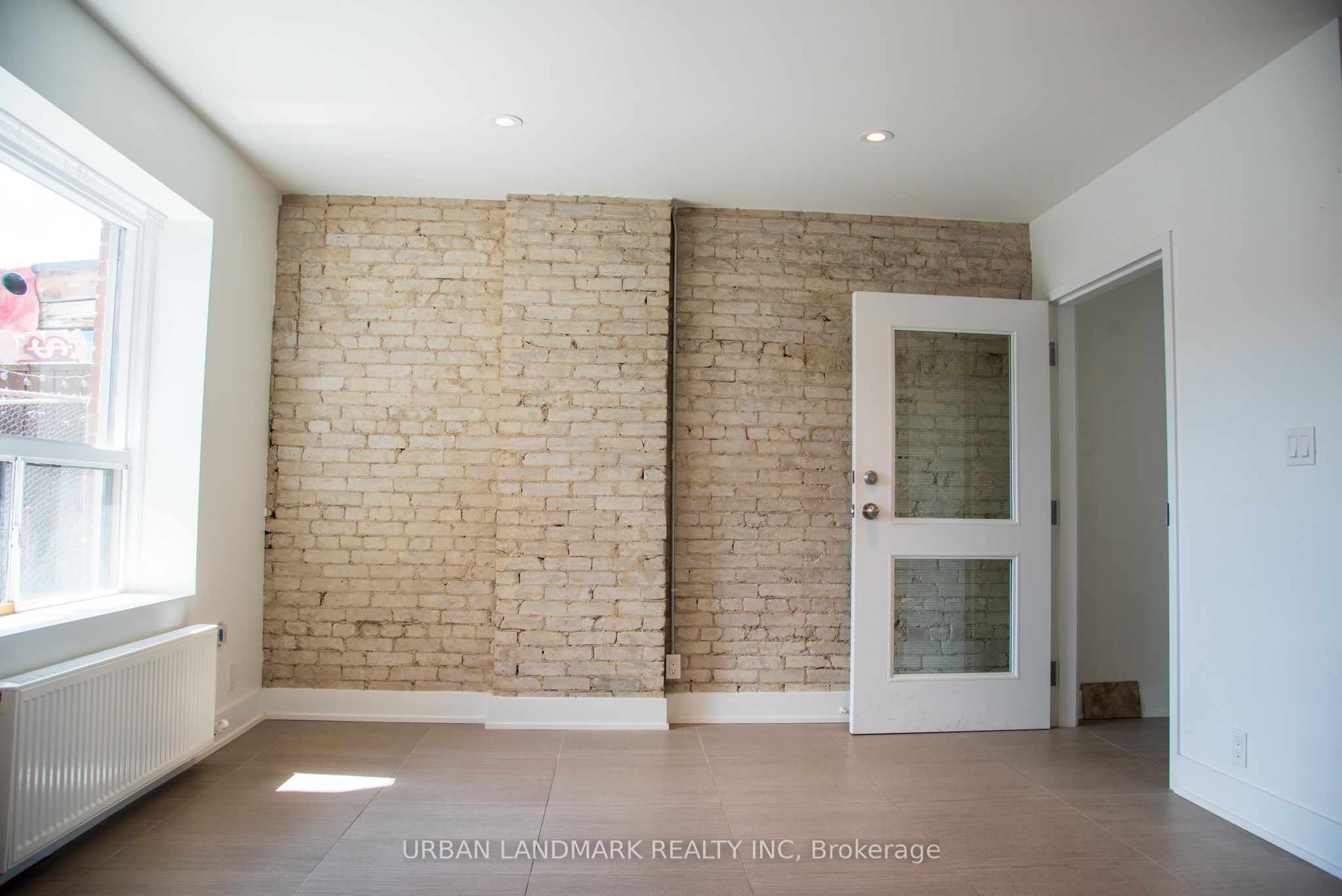 1187 St Clair Avenue W Second Fl - B2 Property Photo 3
