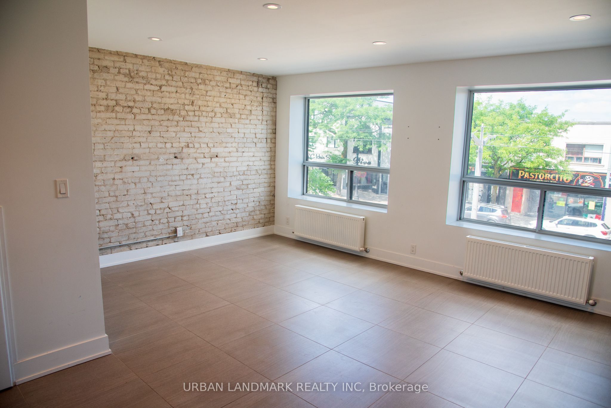 1187 St Clair Avenue W Second Fl - B2 Property Photo 5