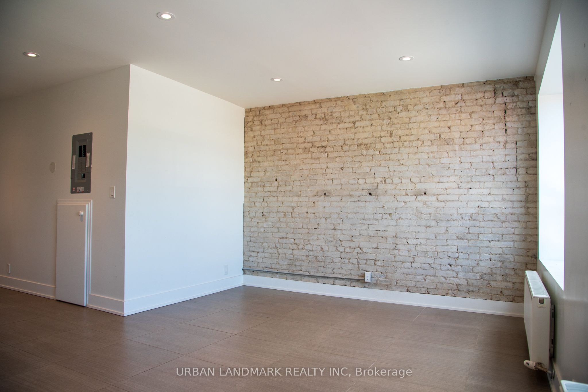 1187 St Clair Avenue W Second Fl - B2 Property Photo 7