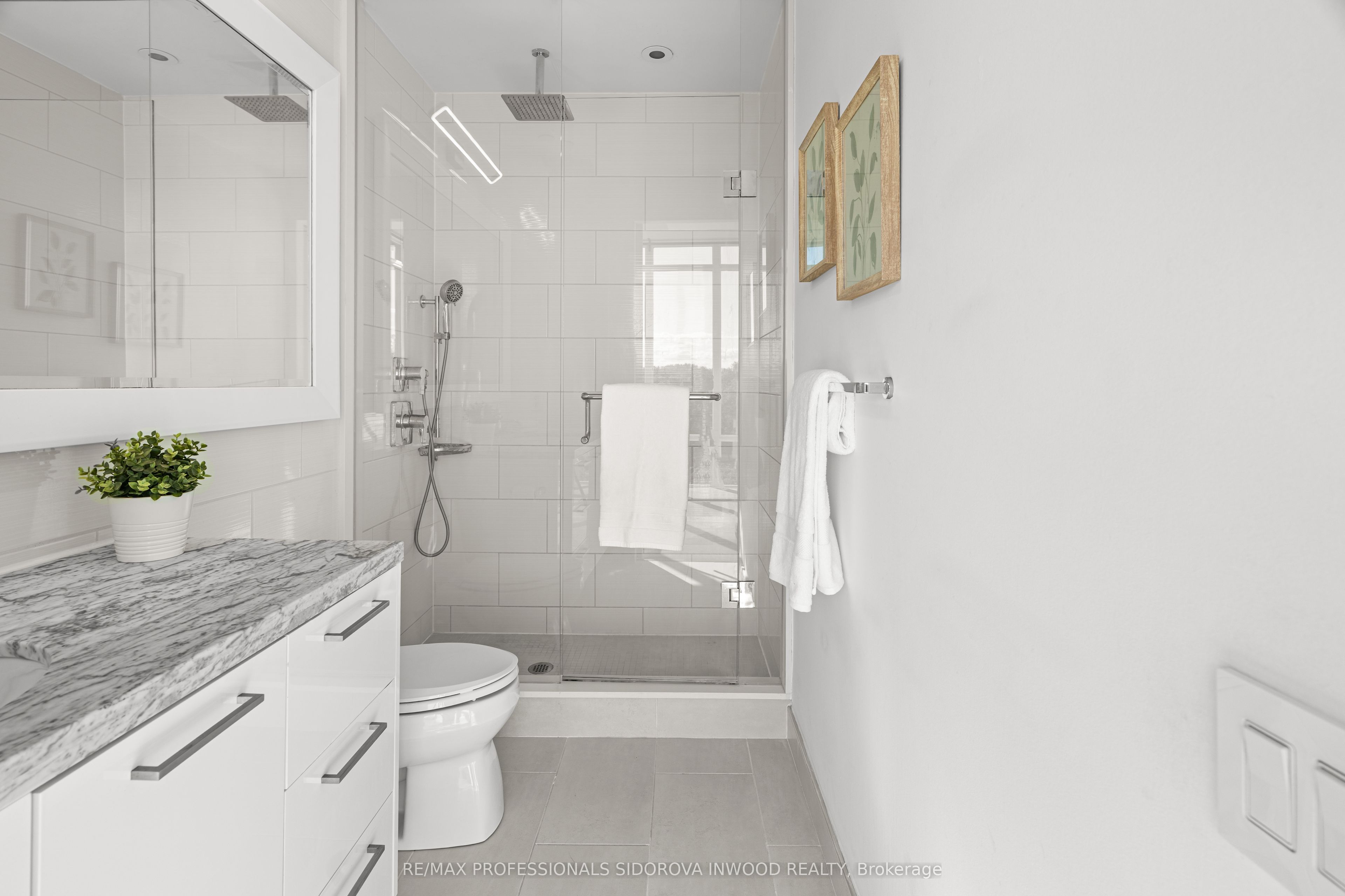 88 Park Lawn Road 305 Property Photo 13