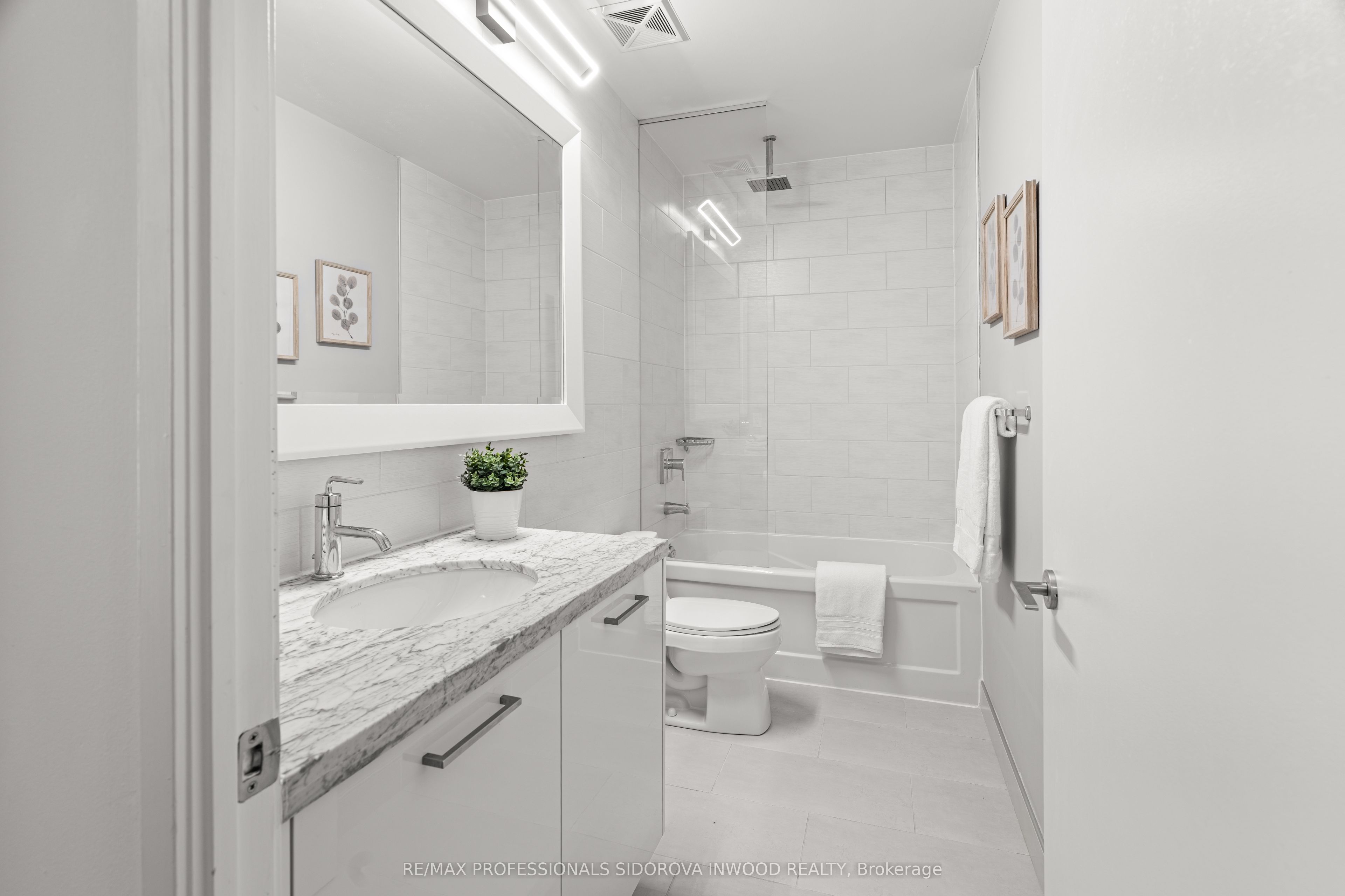 88 Park Lawn Road 305 Property Photo 20