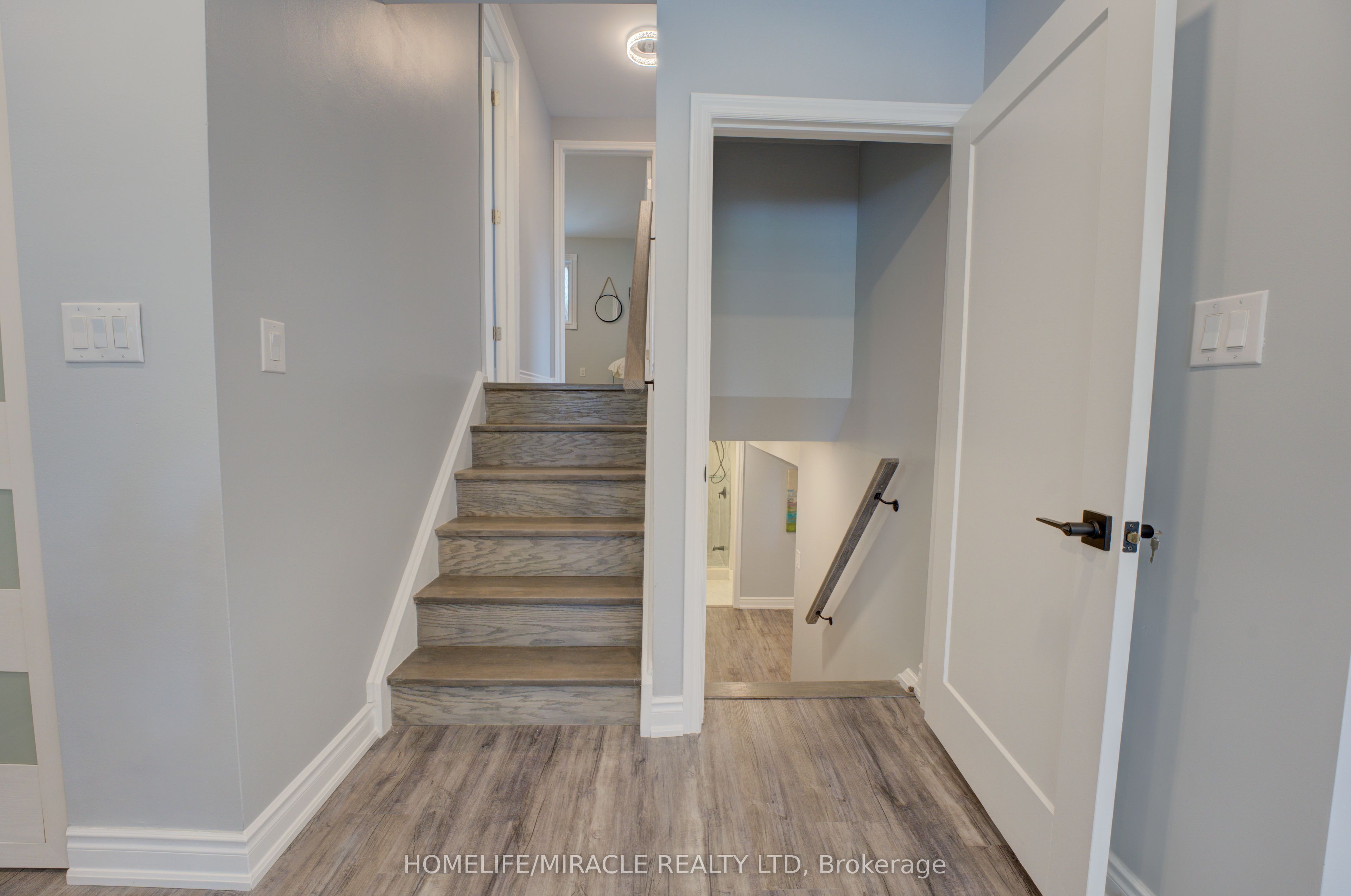 85 Silverstone Drive Property Photo 13