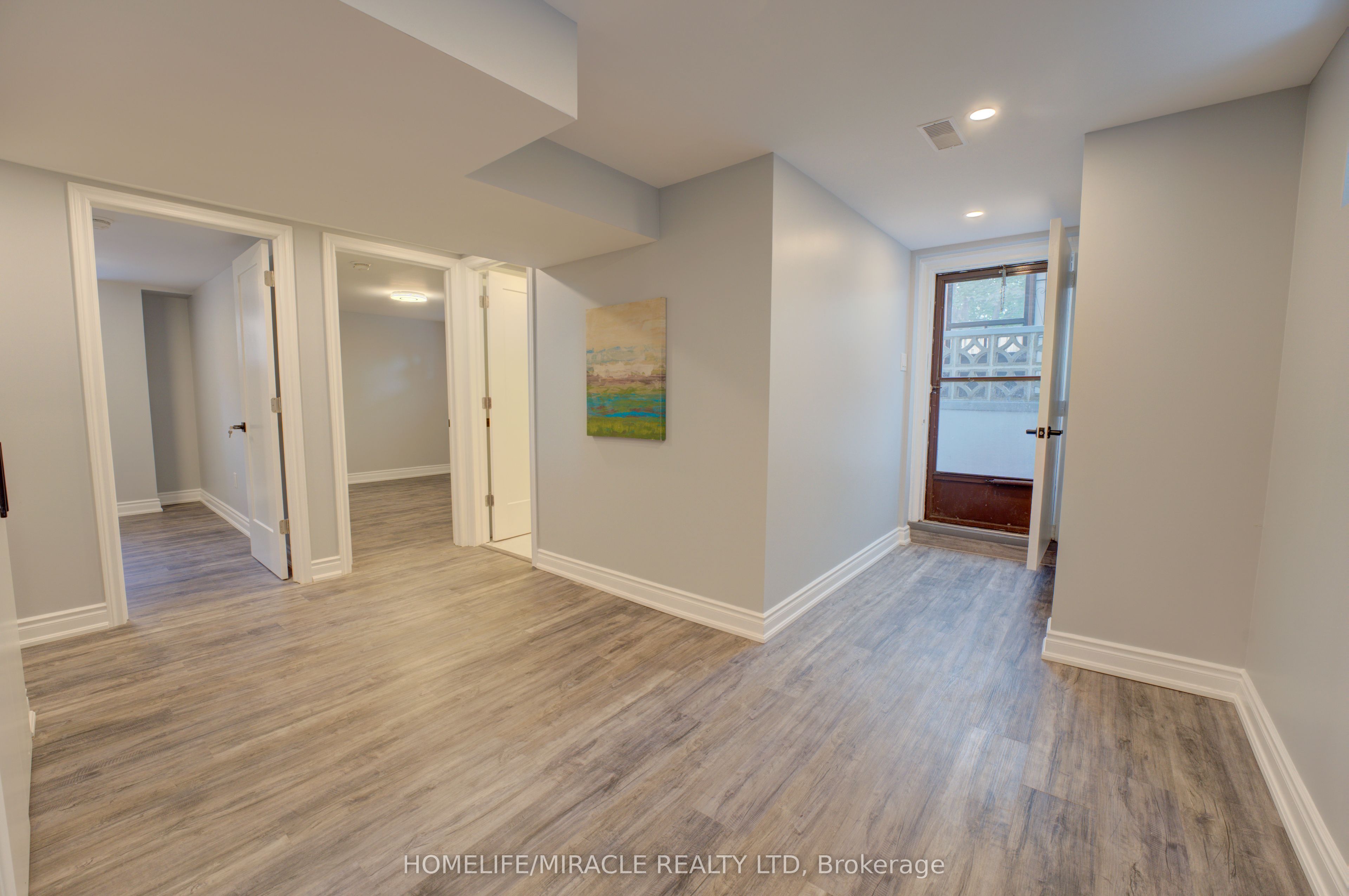85 Silverstone Drive Property Photo 23
