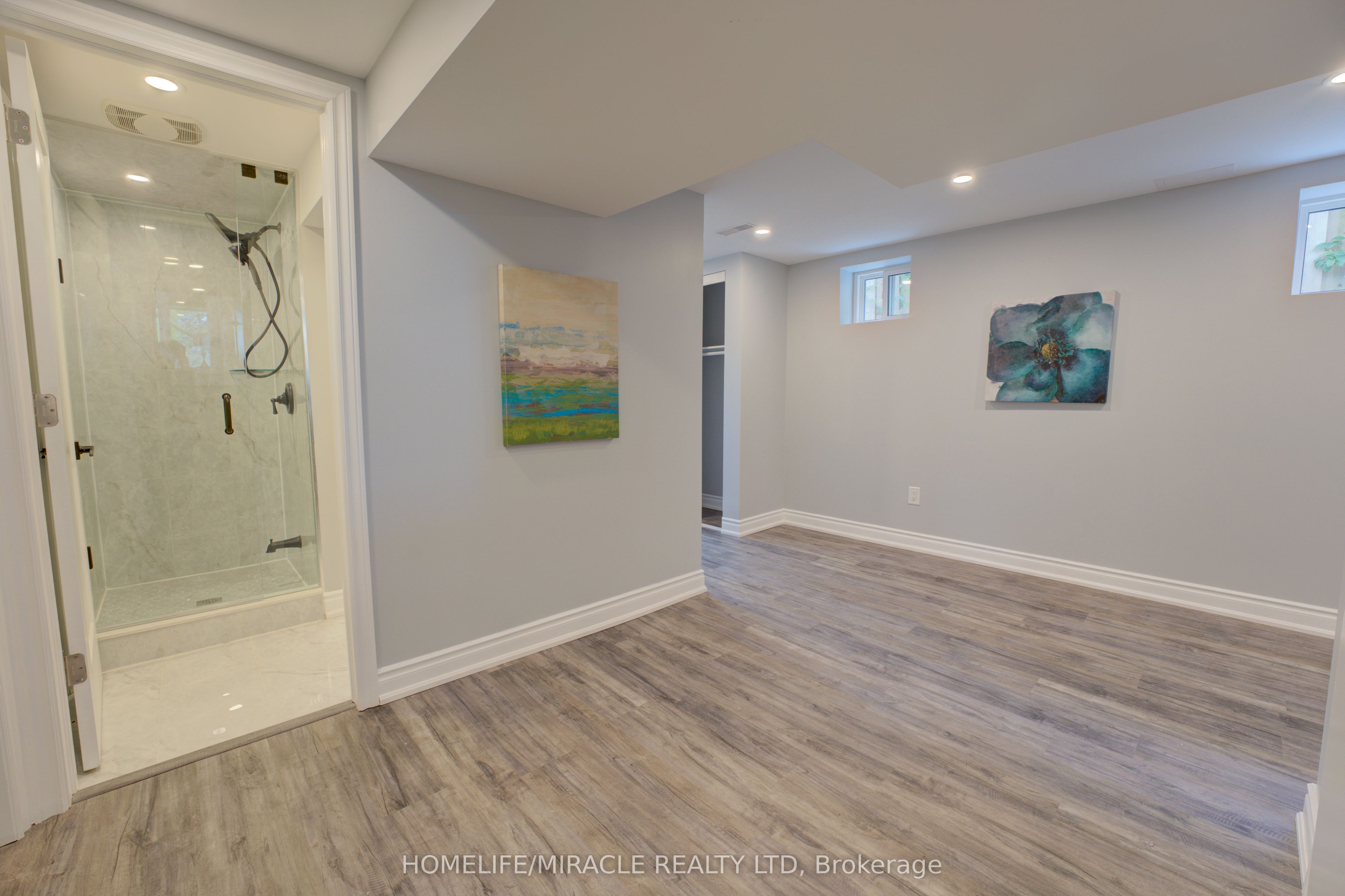 85 Silverstone Drive Property Photo 25