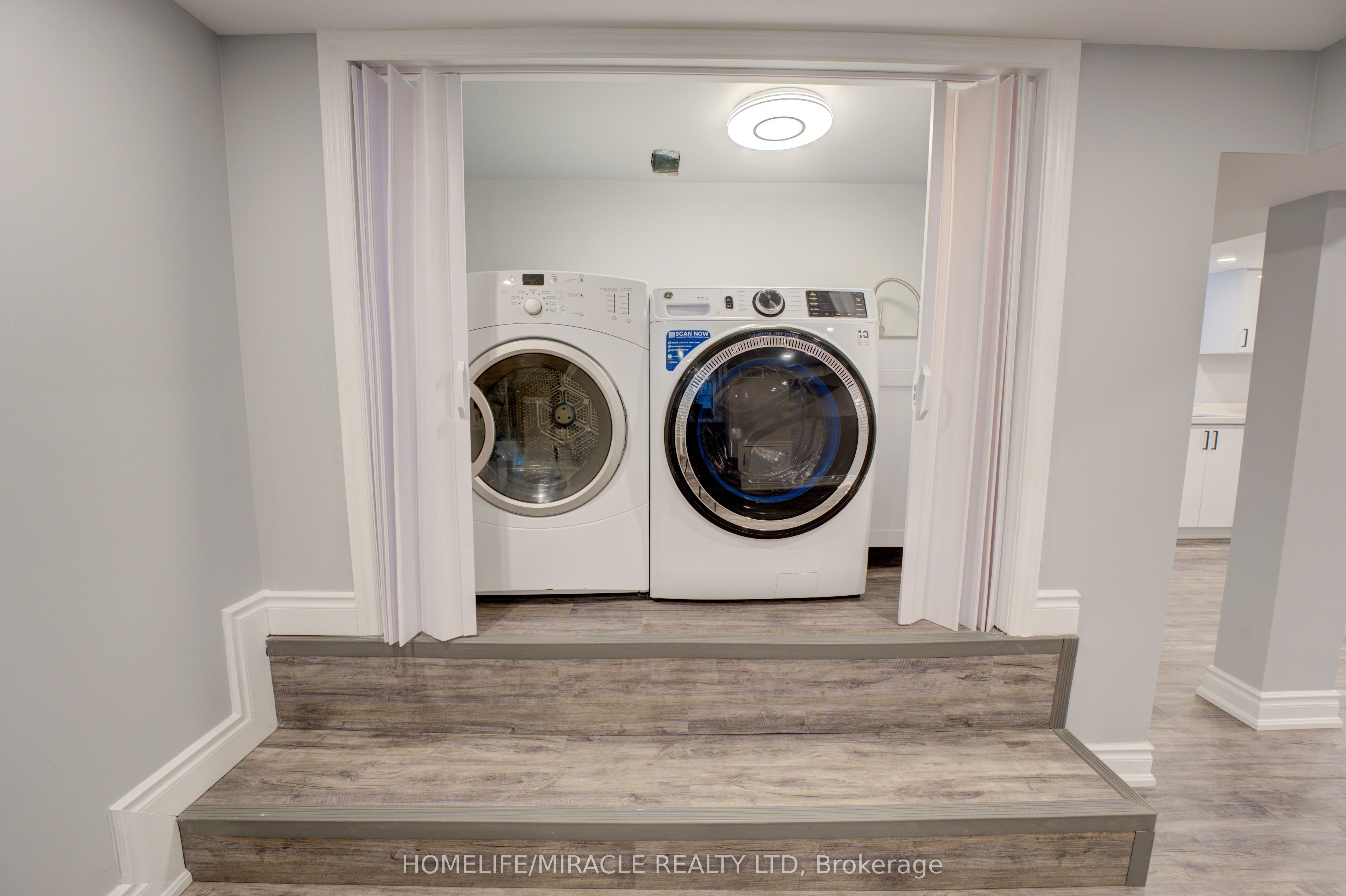 85 Silverstone Drive Property Photo 30