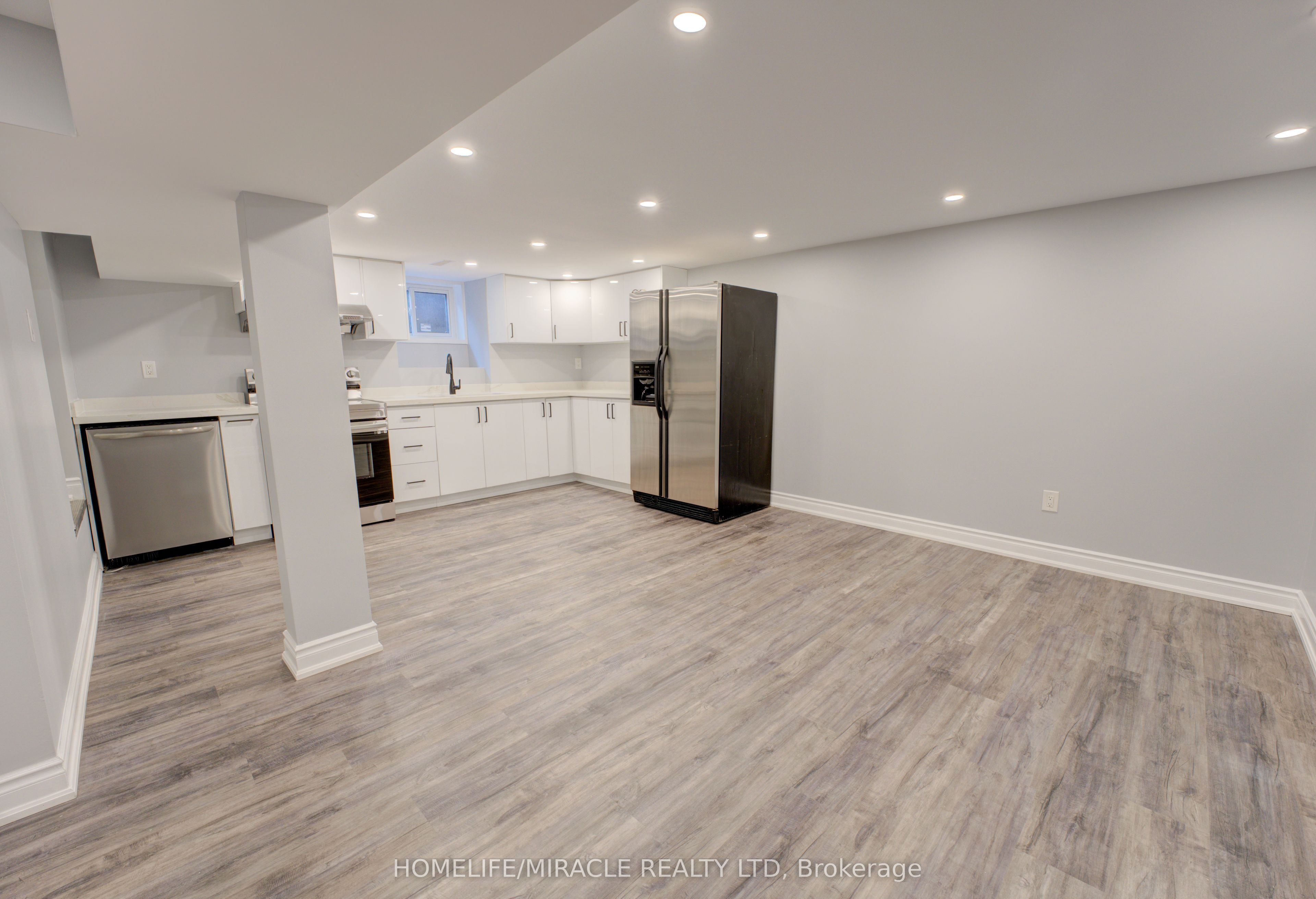 85 Silverstone Drive Property Photo 31