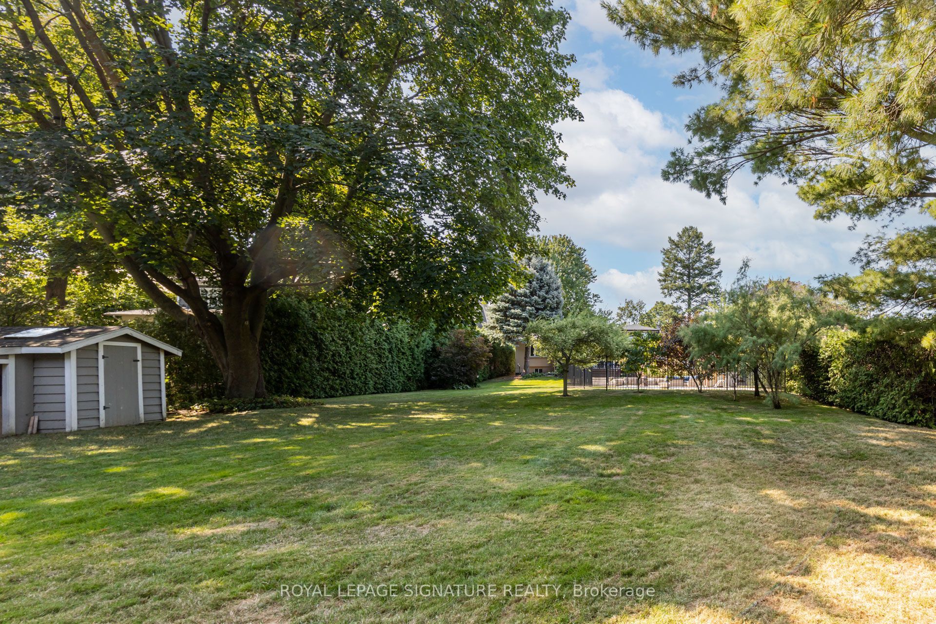 383 Maplehurst Avenue Property Photo 1