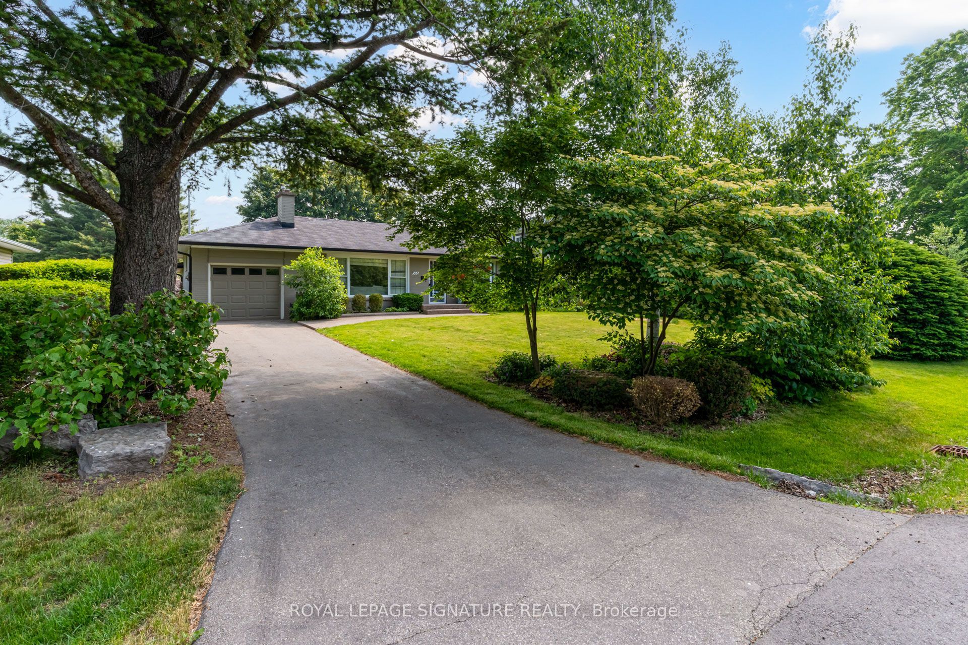 383 Maplehurst Avenue Property Photo 2