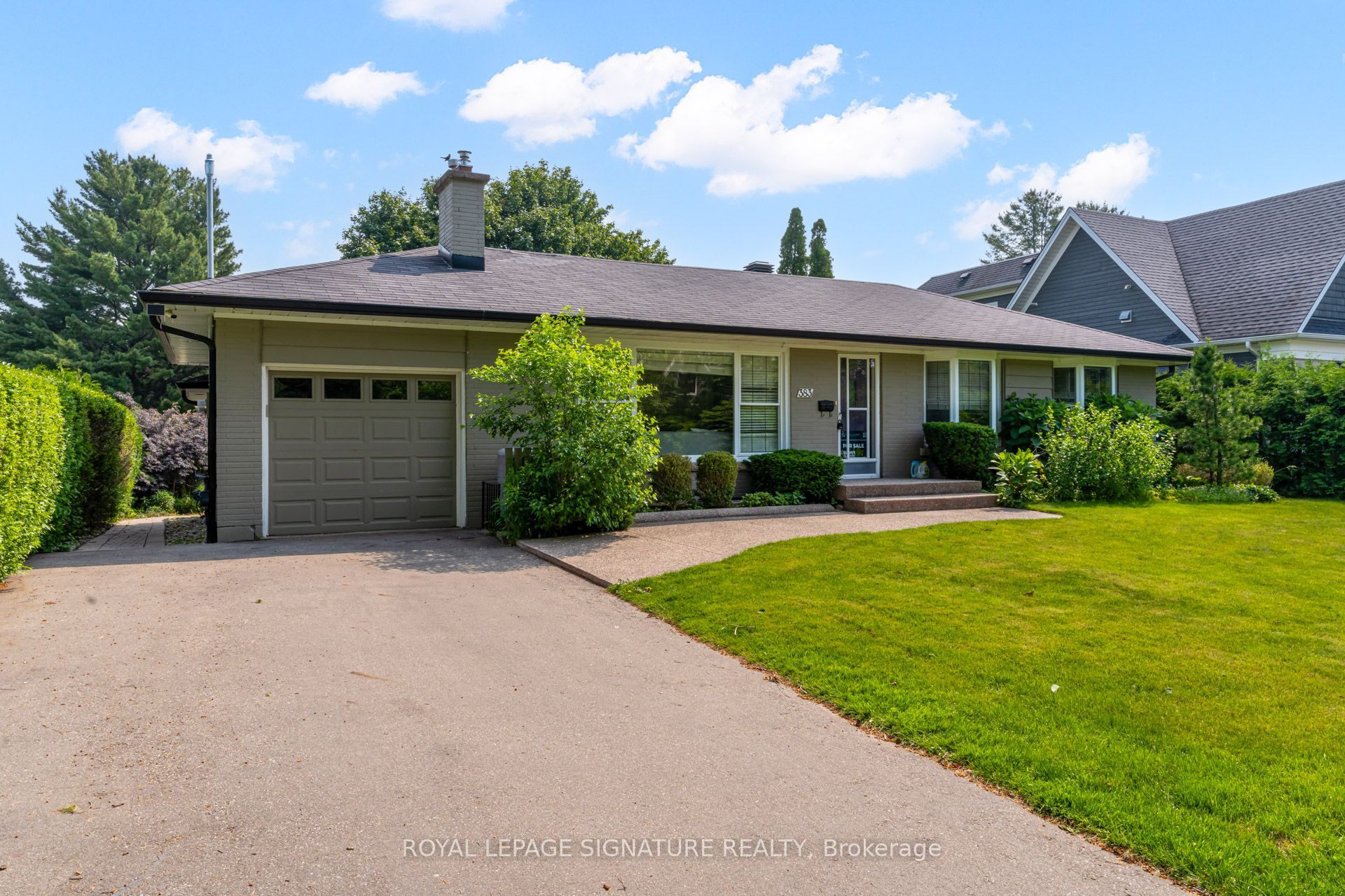 383 Maplehurst Avenue Property Photo 3