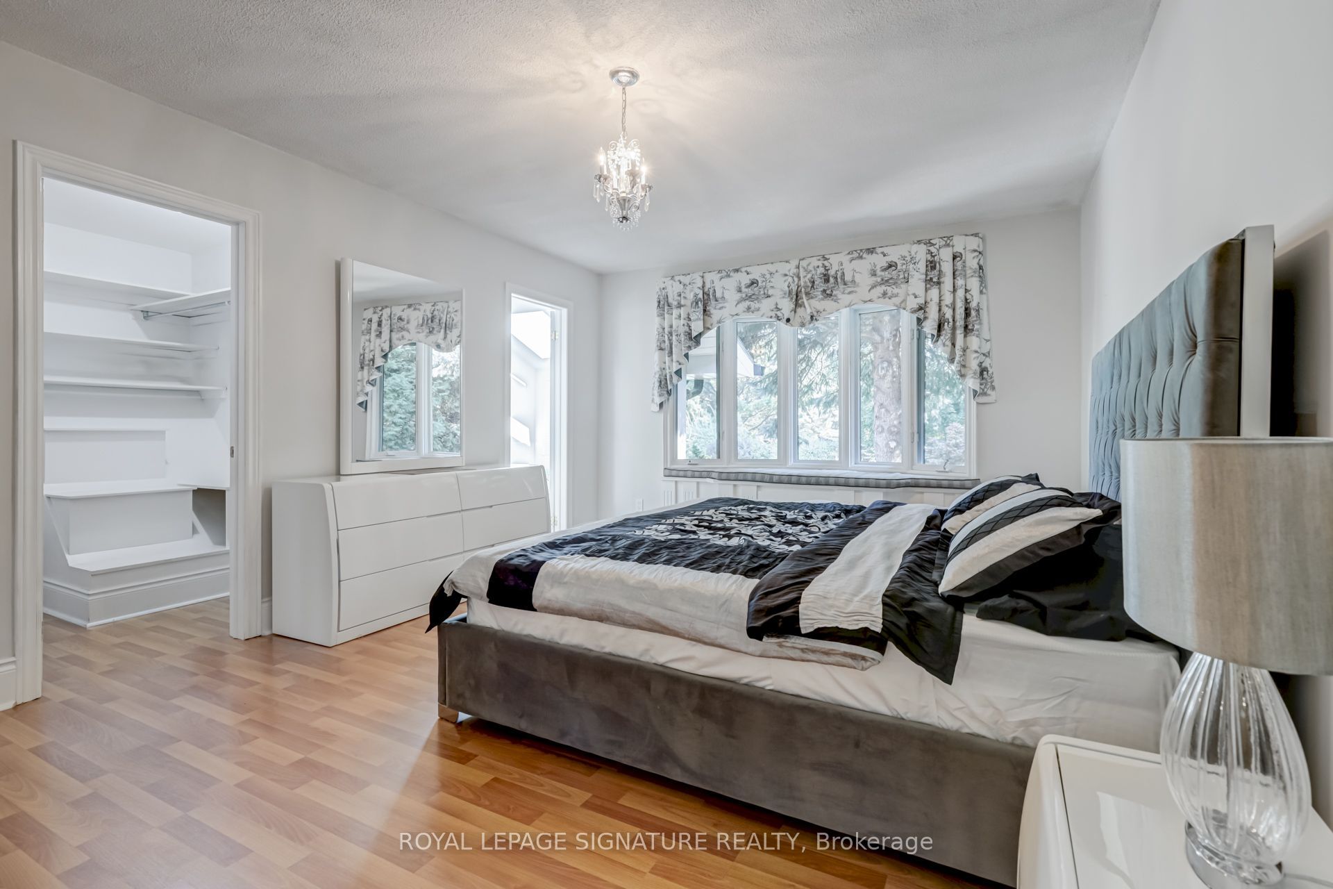 383 Maplehurst Avenue Property Photo 10