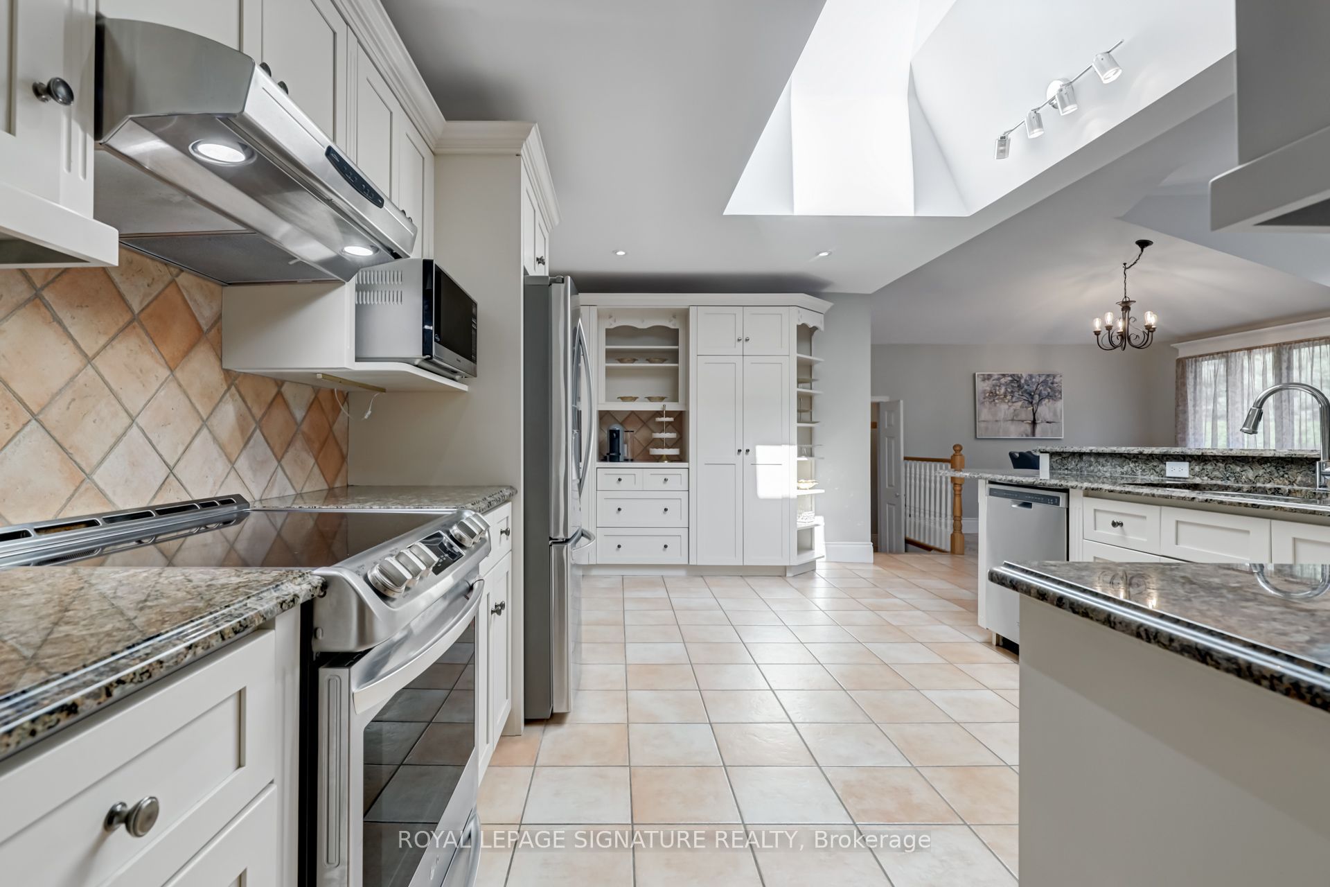 383 Maplehurst Avenue Property Photo 11
