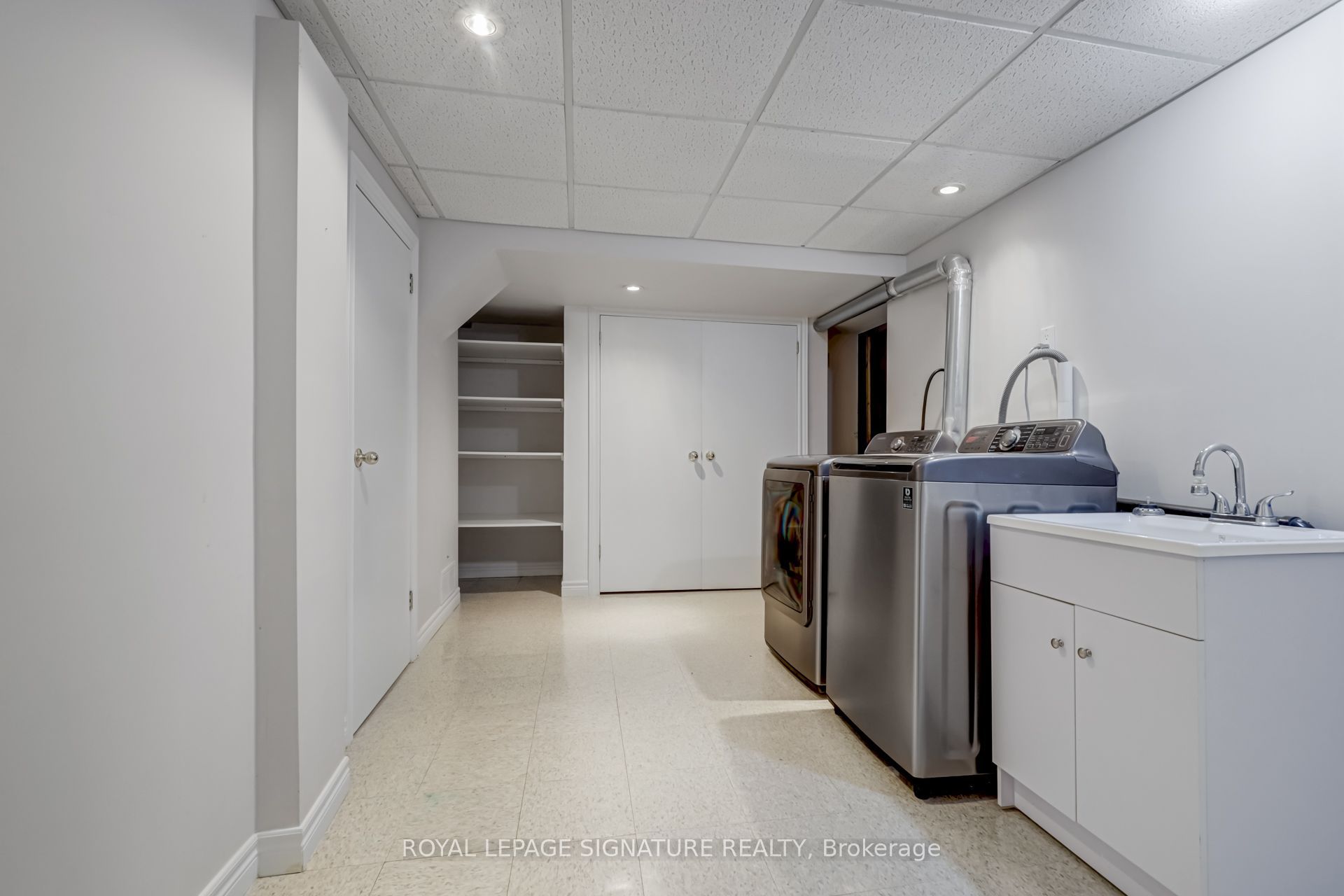 383 Maplehurst Avenue Property Photo 25