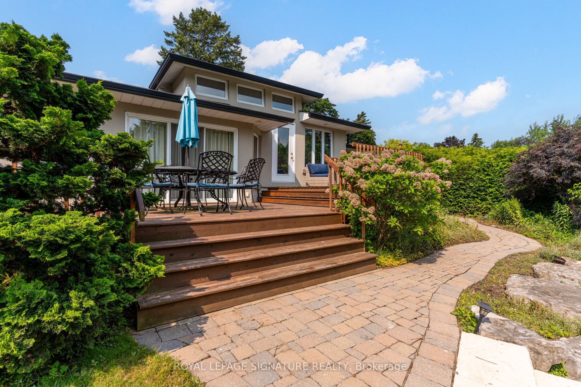 383 Maplehurst Avenue Property Photo 31