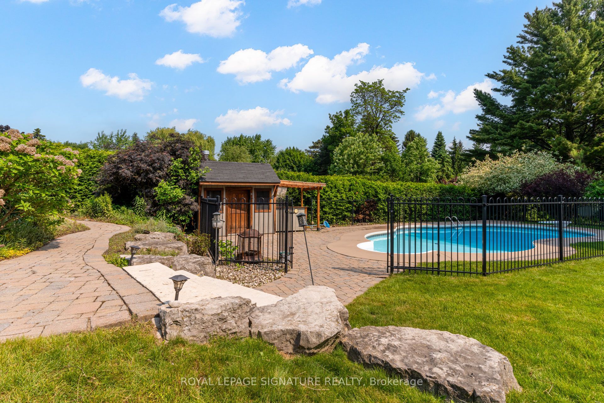 383 Maplehurst Avenue Property Photo 32