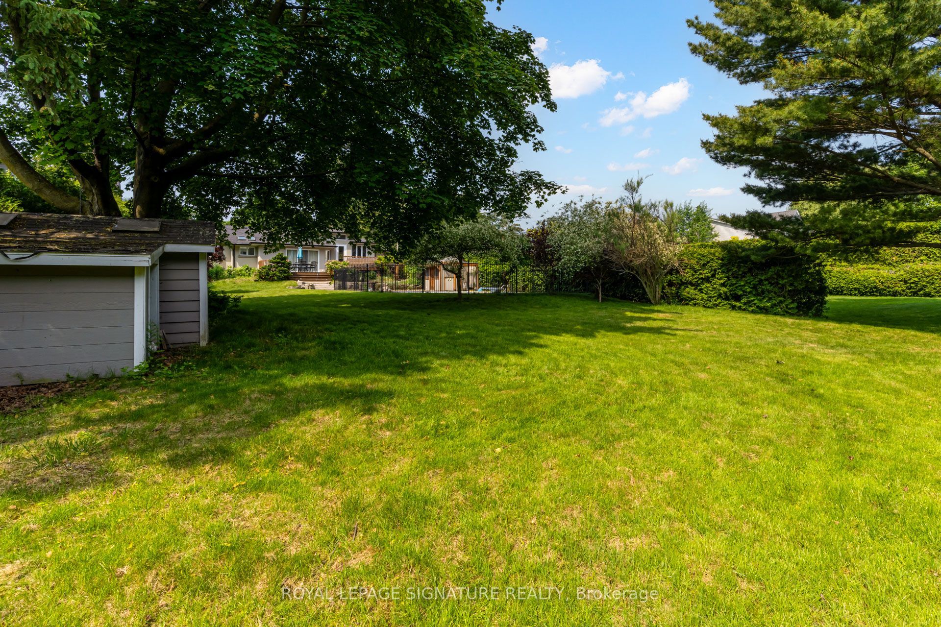 383 Maplehurst Avenue Property Photo 37