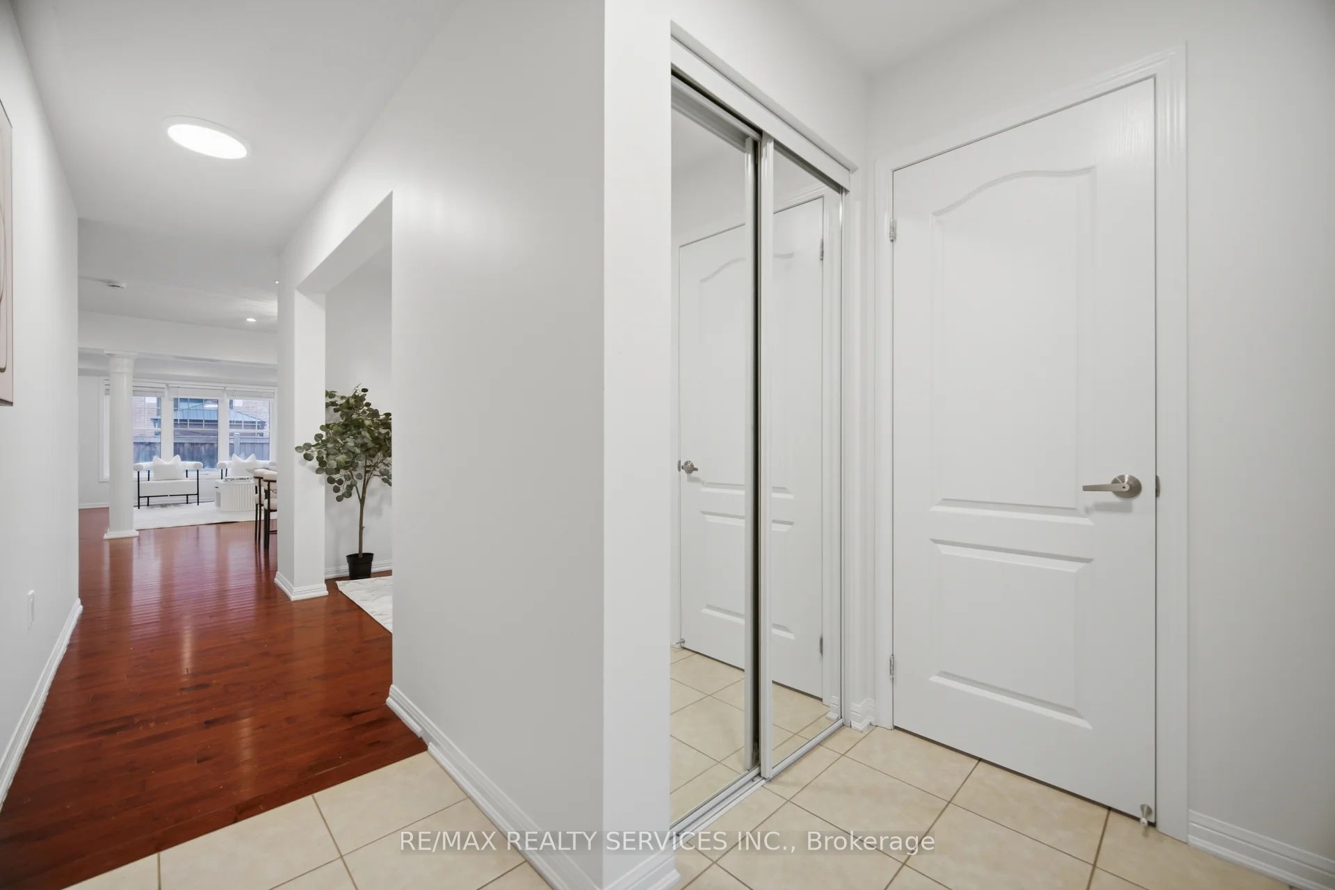 454 Grenke Place Property Photo 3
