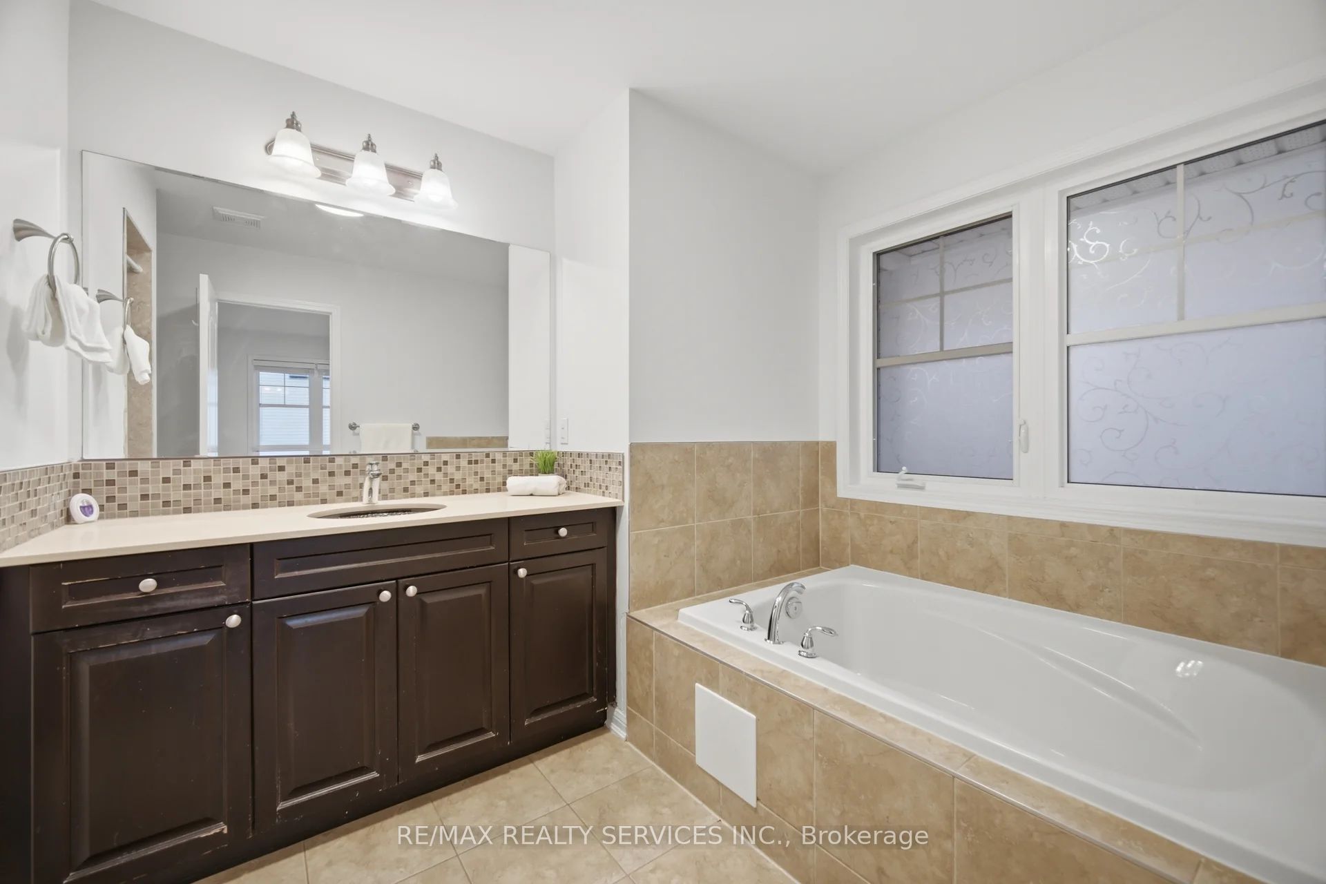 454 Grenke Place Property Photo 23