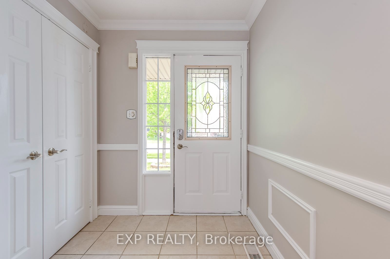2378 Highcroft Road Property Photo 4