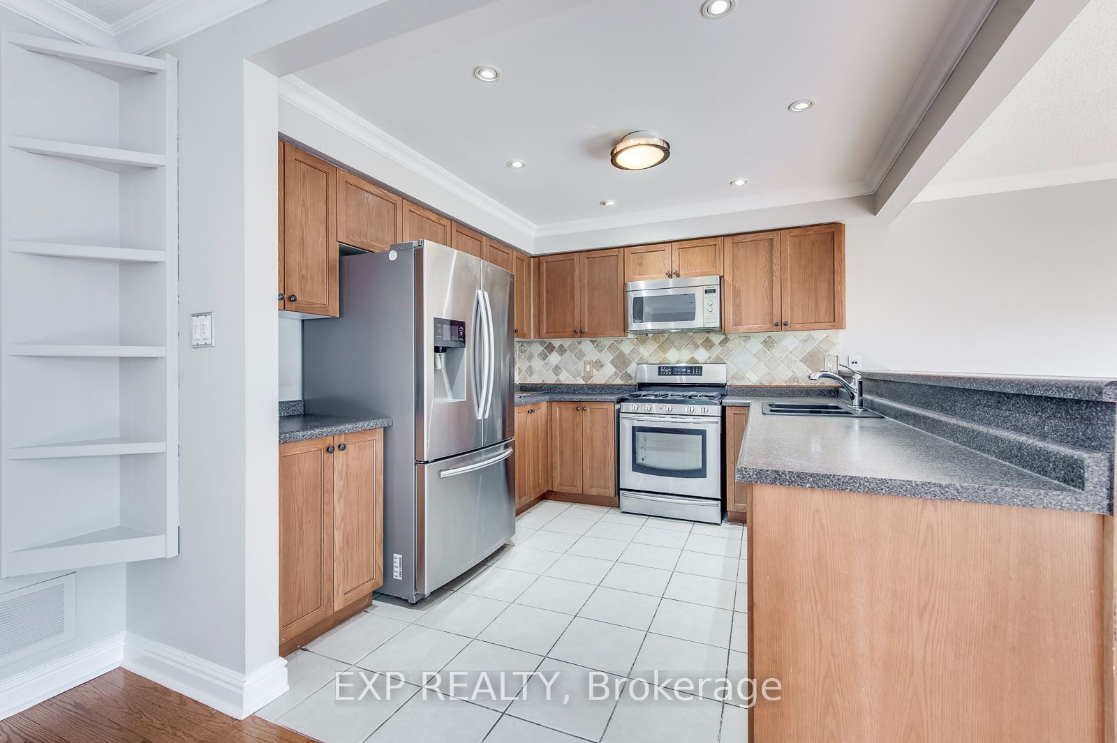 2378 Highcroft Road Property Photo 10