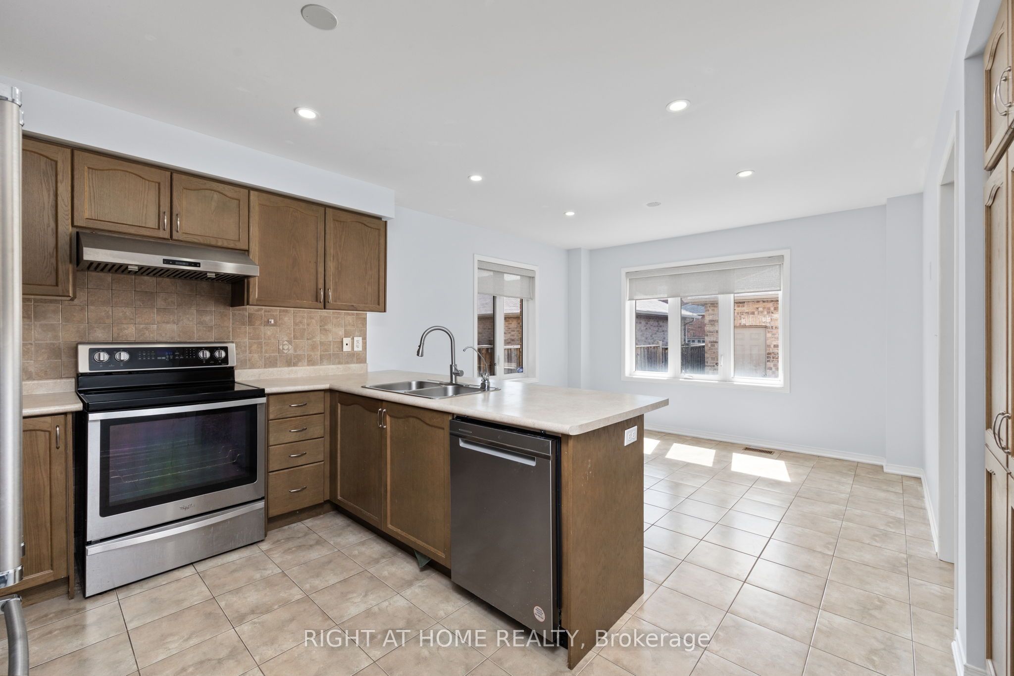 3128 Robert Brown Boulevard Property Photo 10