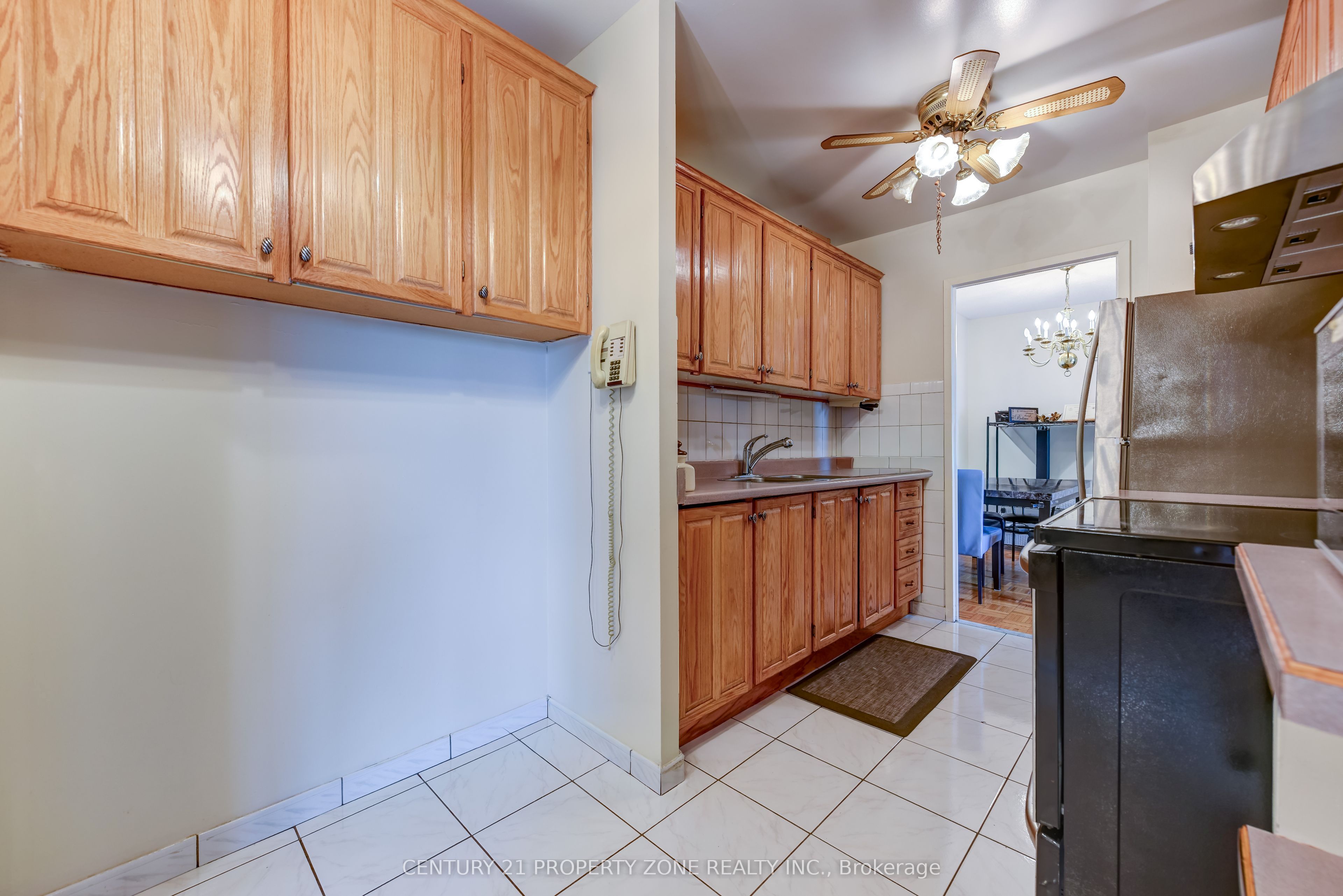 3025 Queen Frederica Drive E 907 Property Photo 8