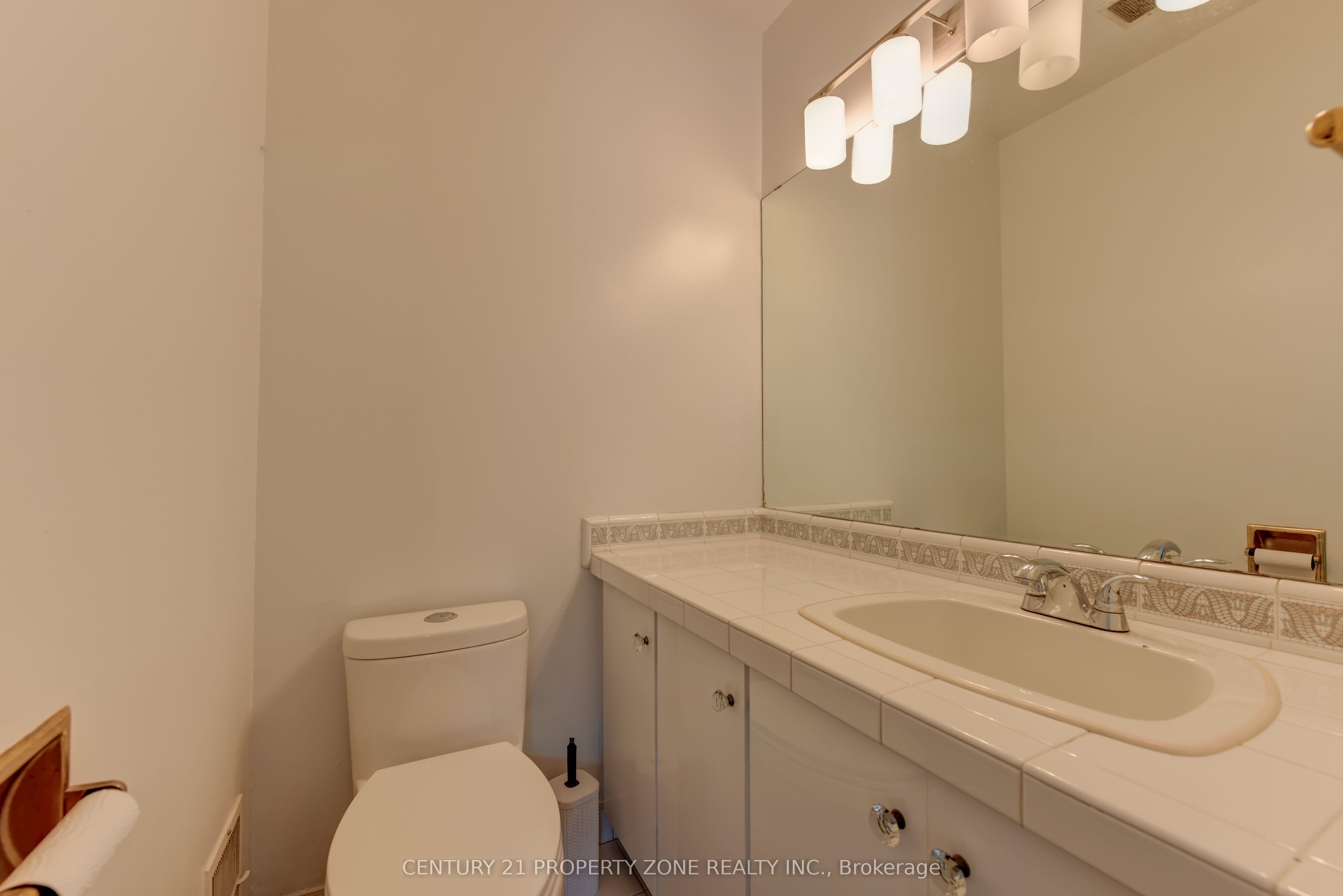 3025 Queen Frederica Drive E 907 Property Photo 26