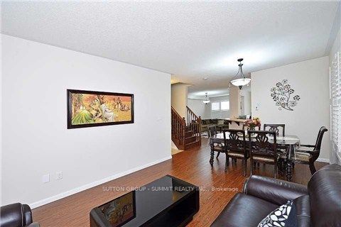 489 Tyrone Crescent Property Photo 5