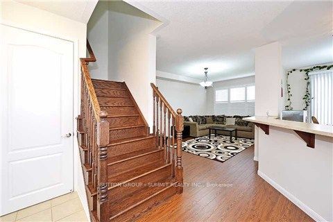 489 Tyrone Crescent Property Photo 10