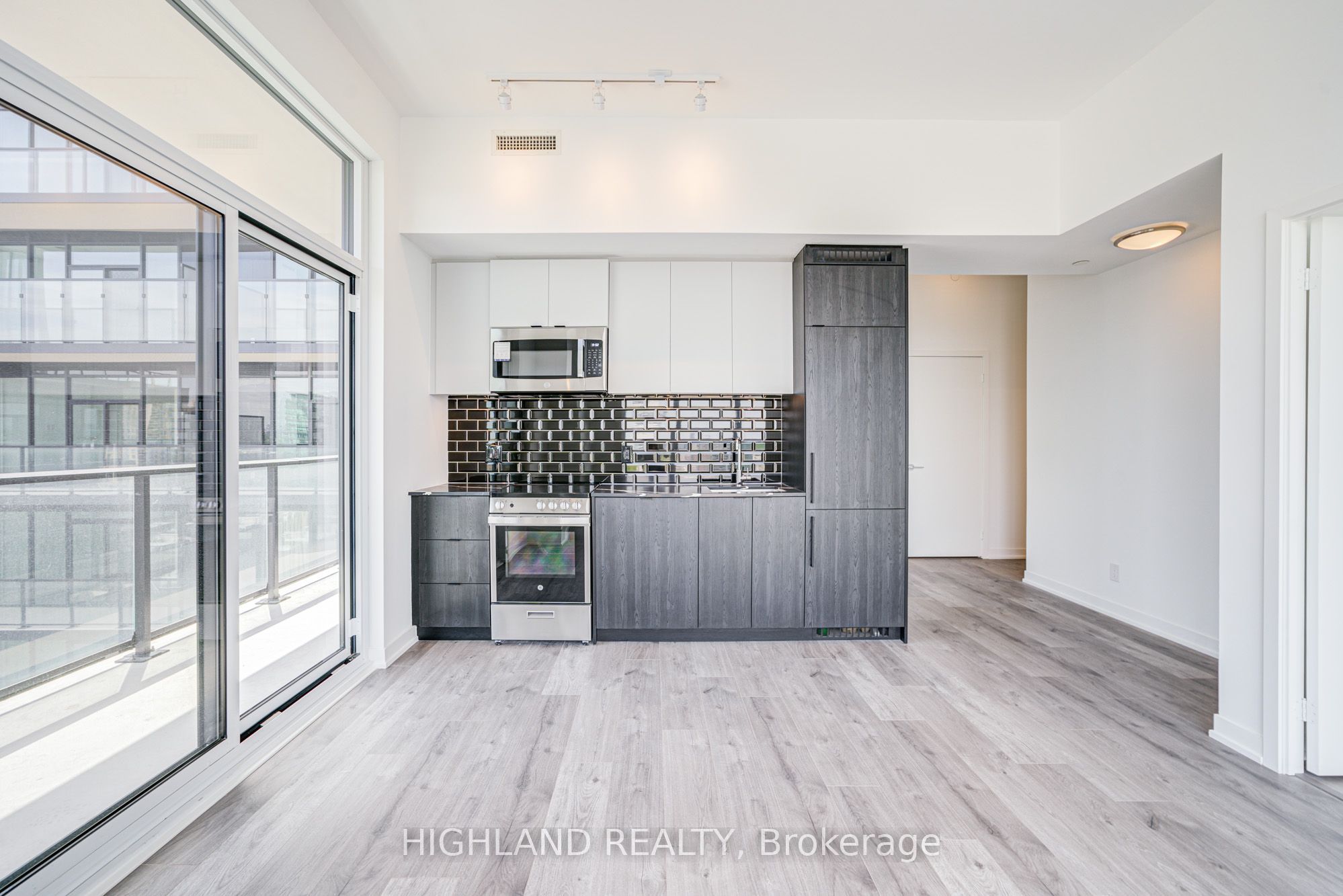 285 Dufferin Street 1126 Property Photo 6