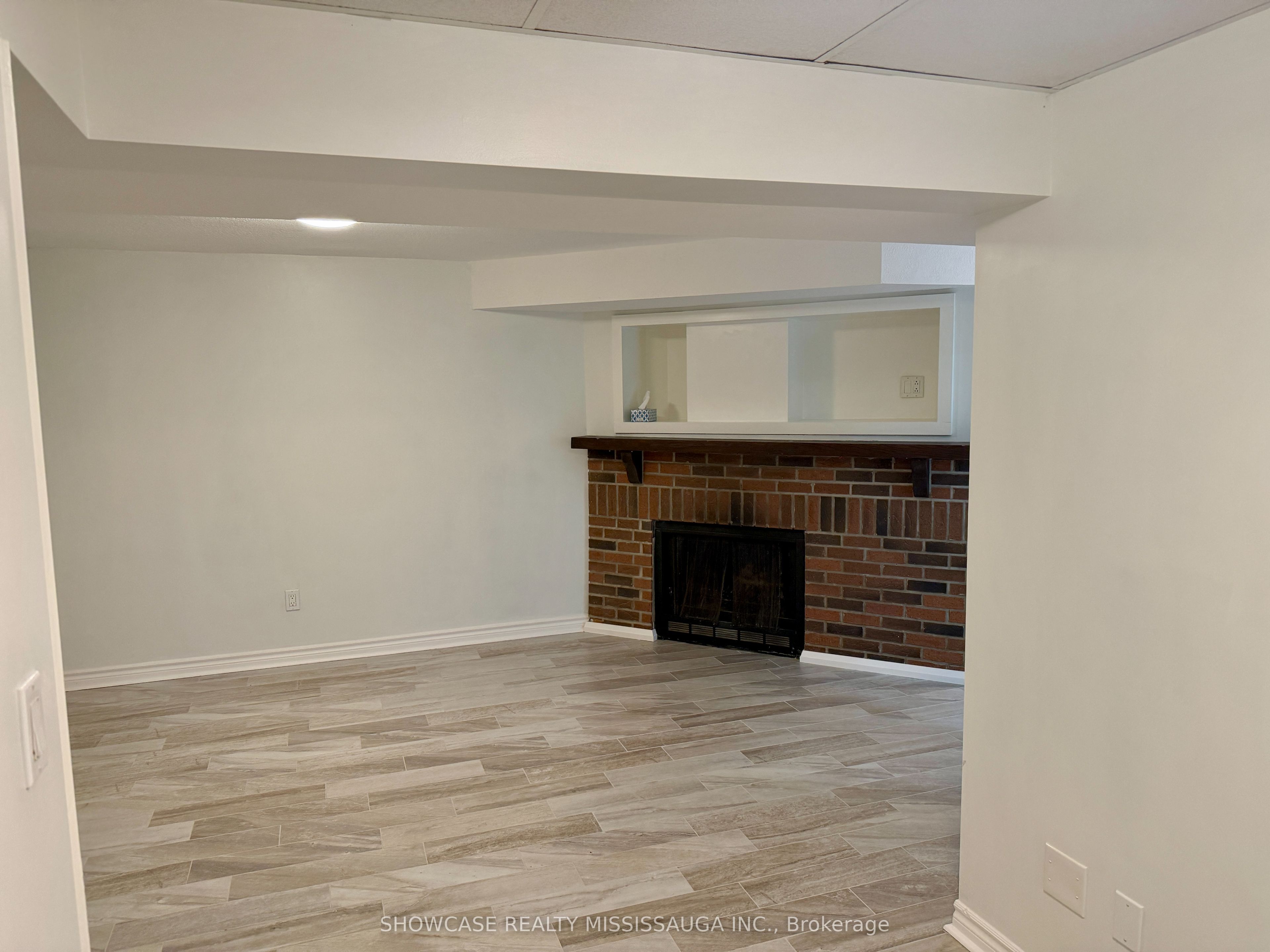 883 Sweetwater Crescent Property Photo 15