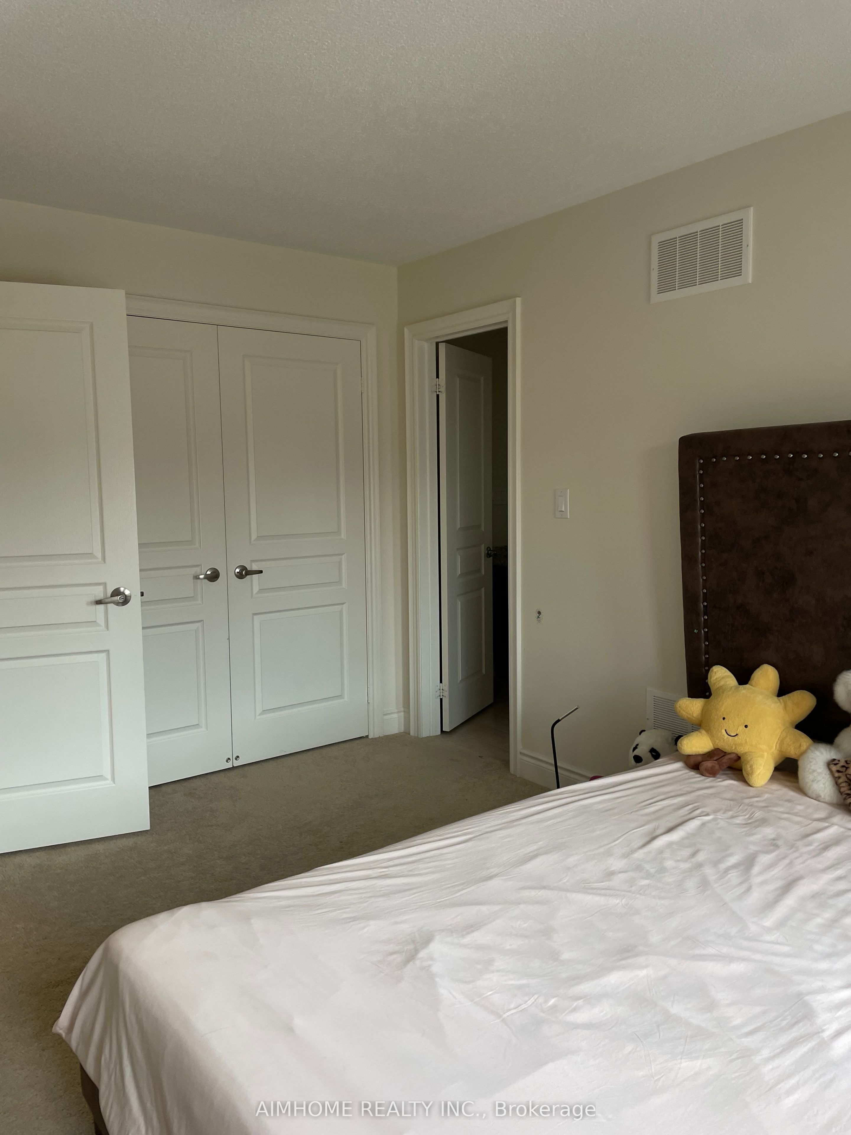 403 Grindstone Trail #2 Property Photo 5
