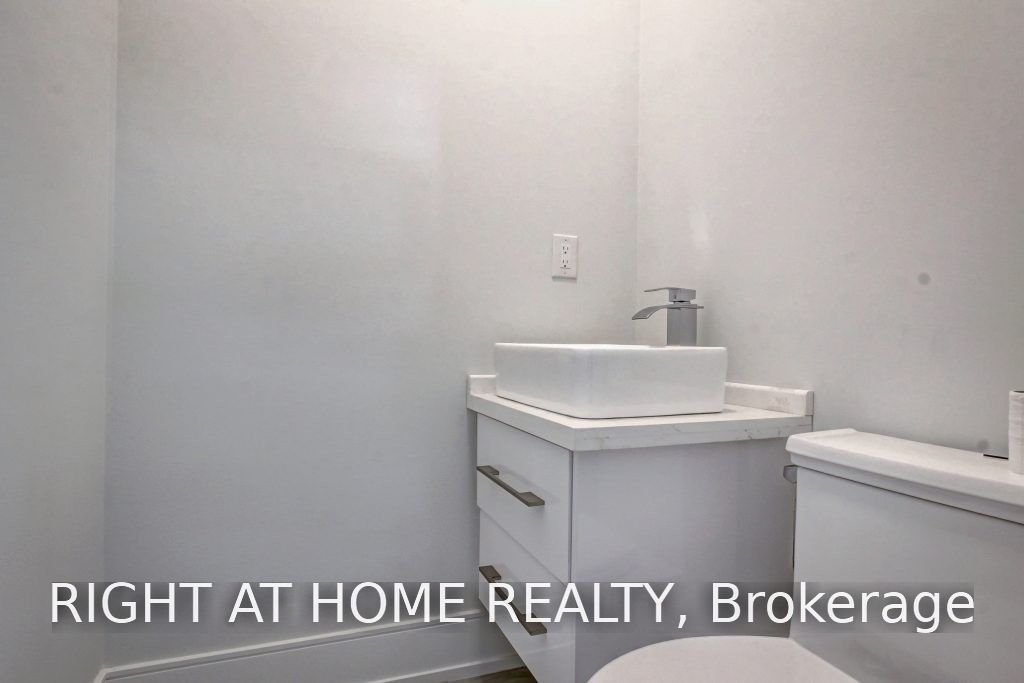 1165 Pinegrove Road Property Photo 4