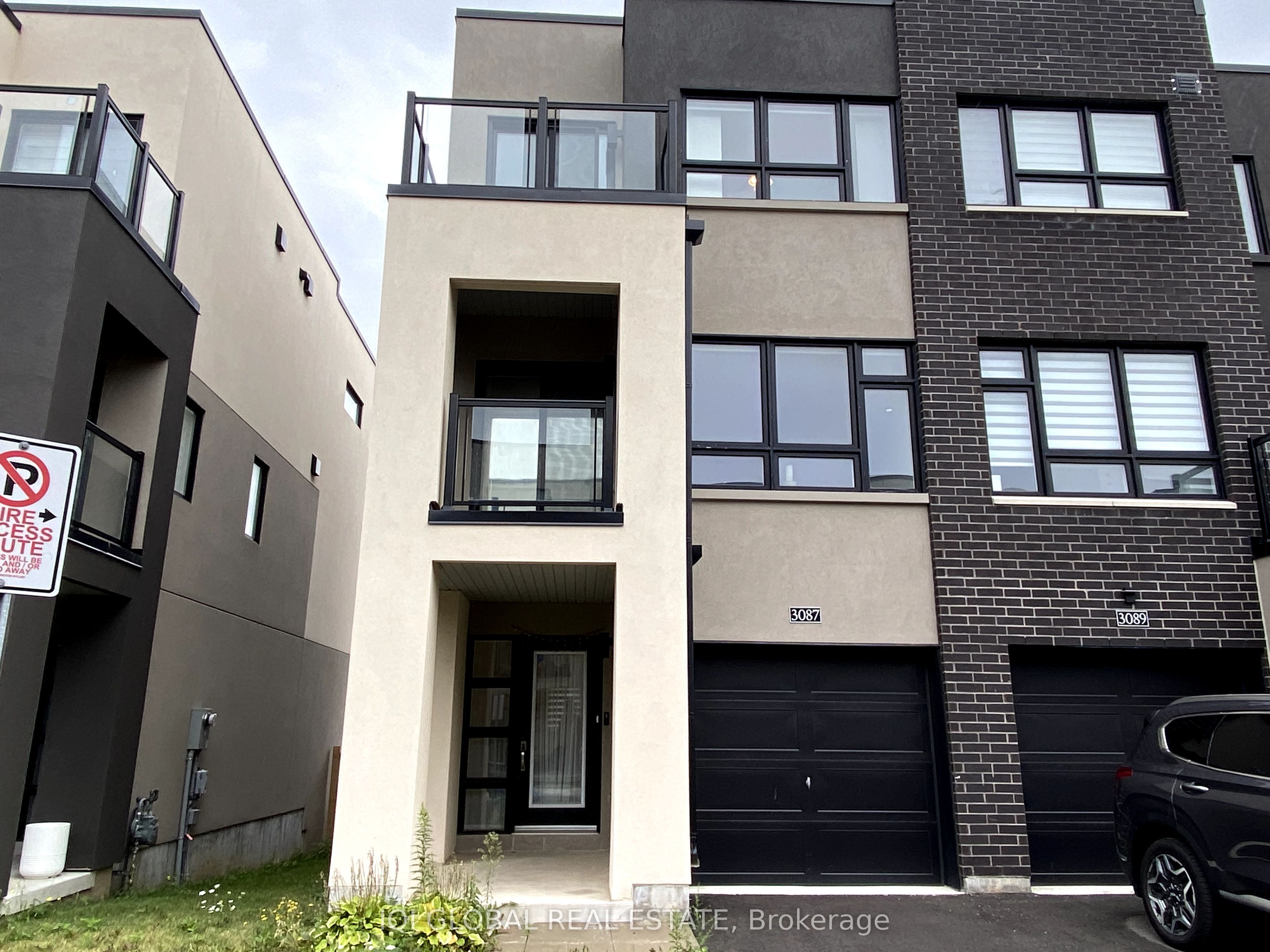 3087 Cherry Blossom Cmn Crescent Property Photo 2