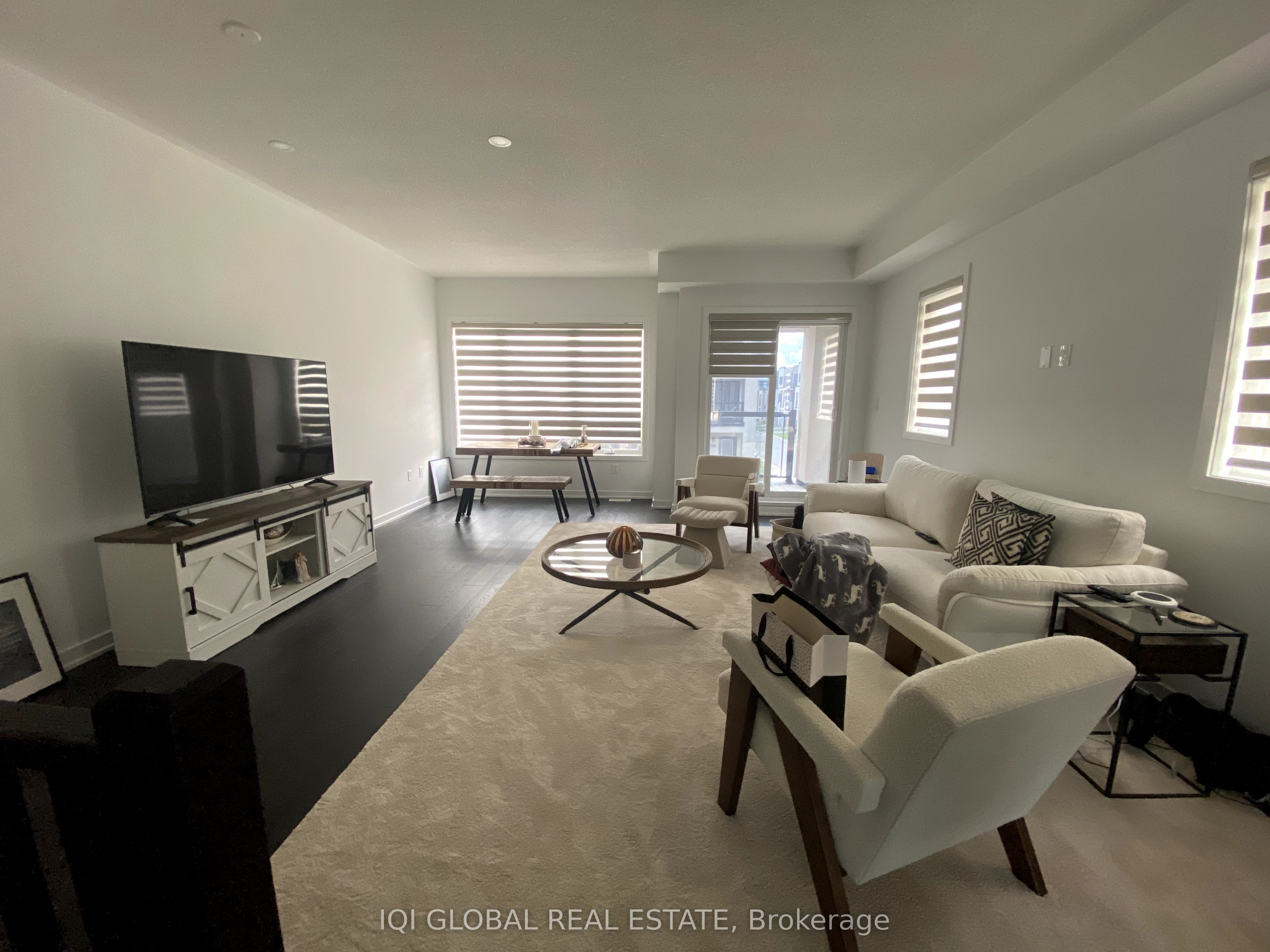 3087 Cherry Blossom Cmn Crescent Property Photo 3
