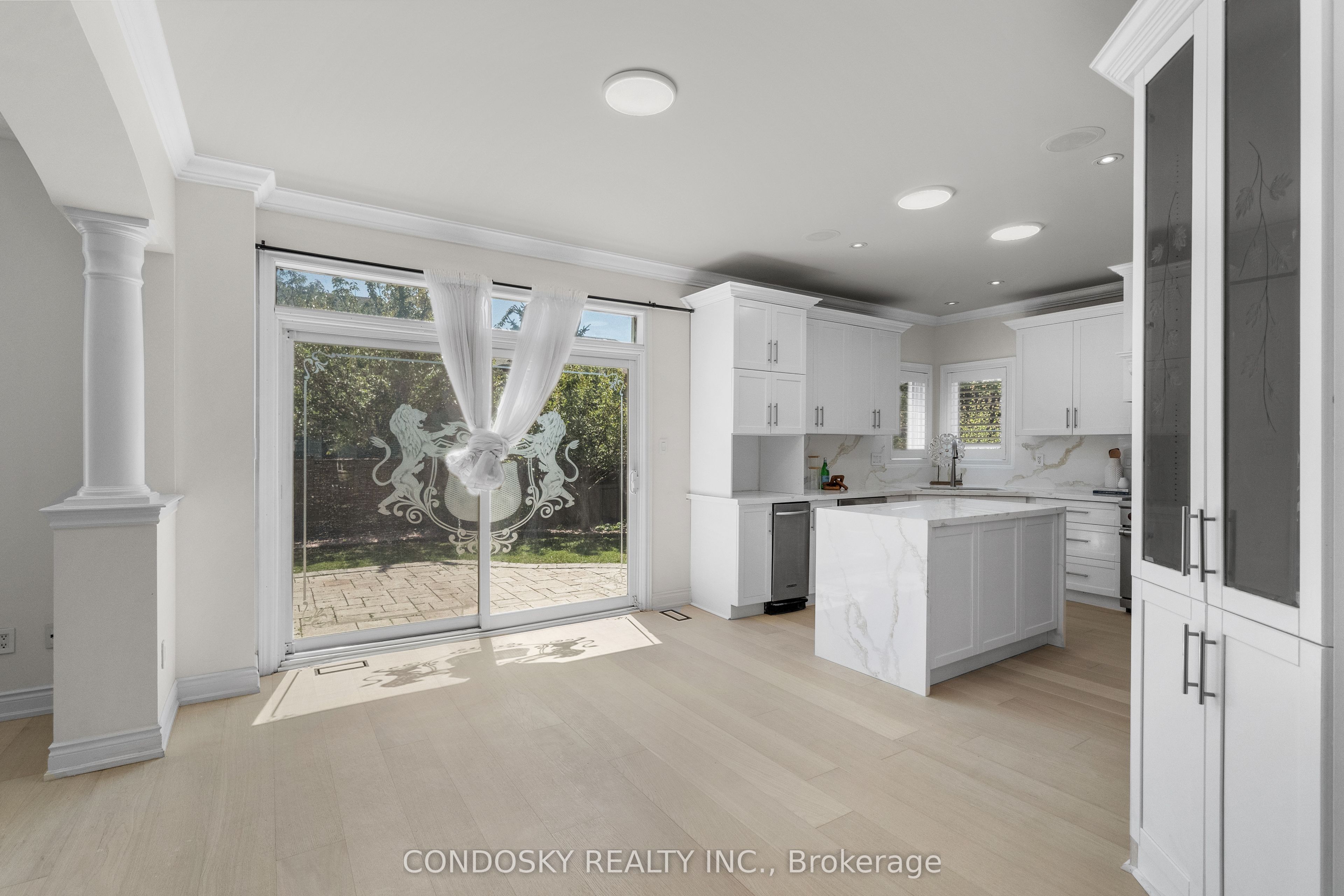 3322 Fox Run Circle Property Photo 10