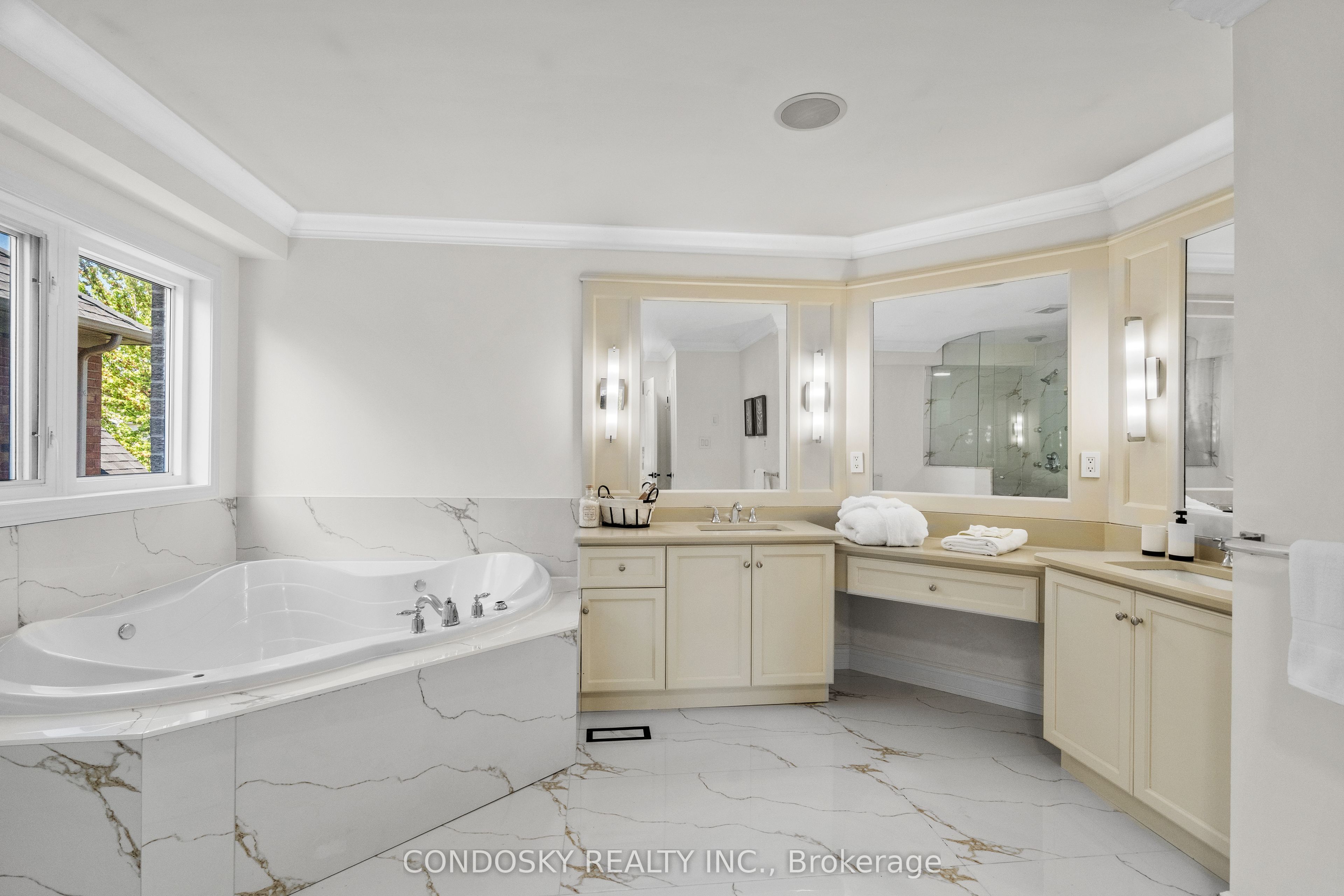 3322 Fox Run Circle Property Photo 26