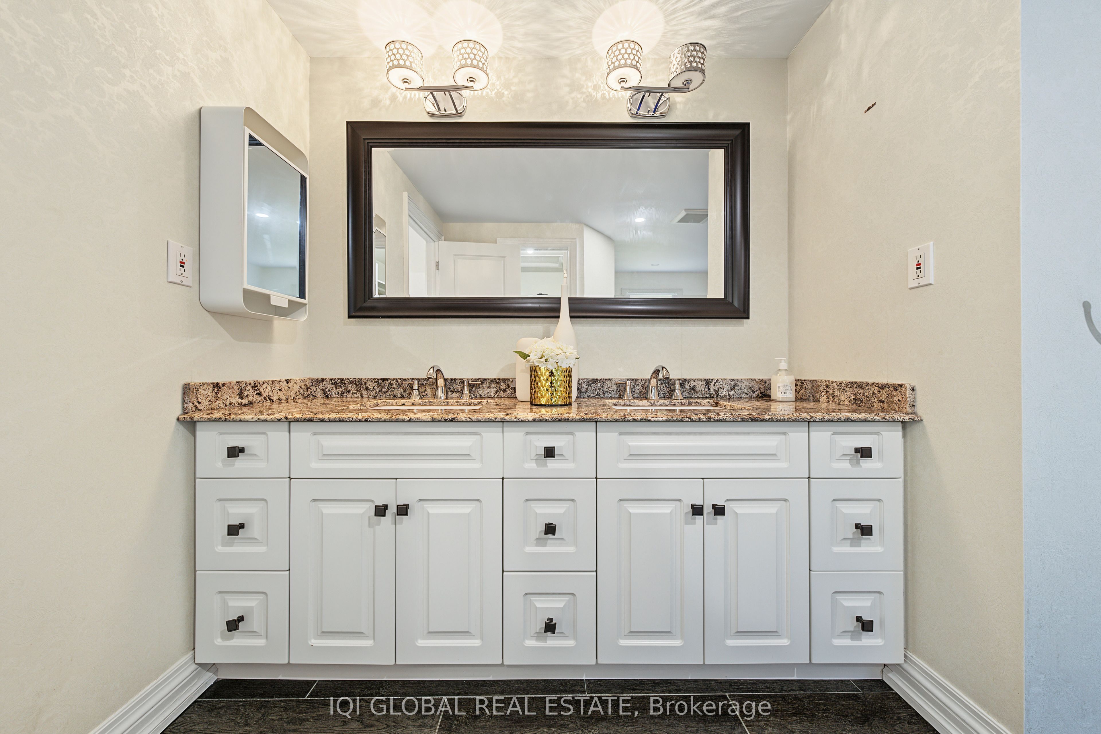 1497 Greenbriar Drive Property Photo 37