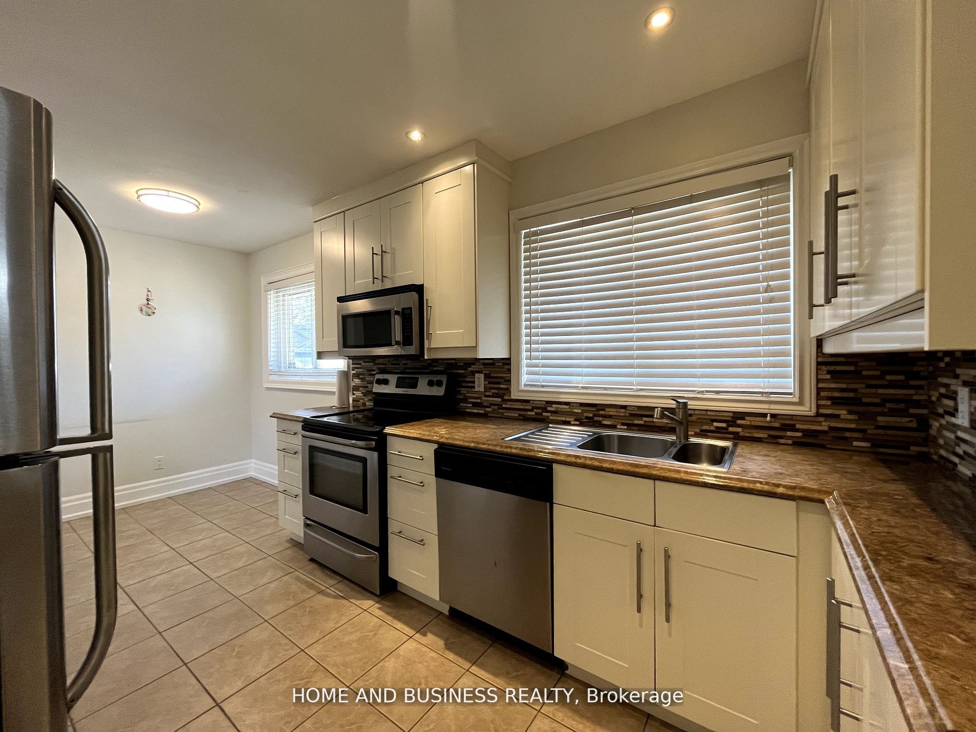 376 Ashbury Road Property Photo 3