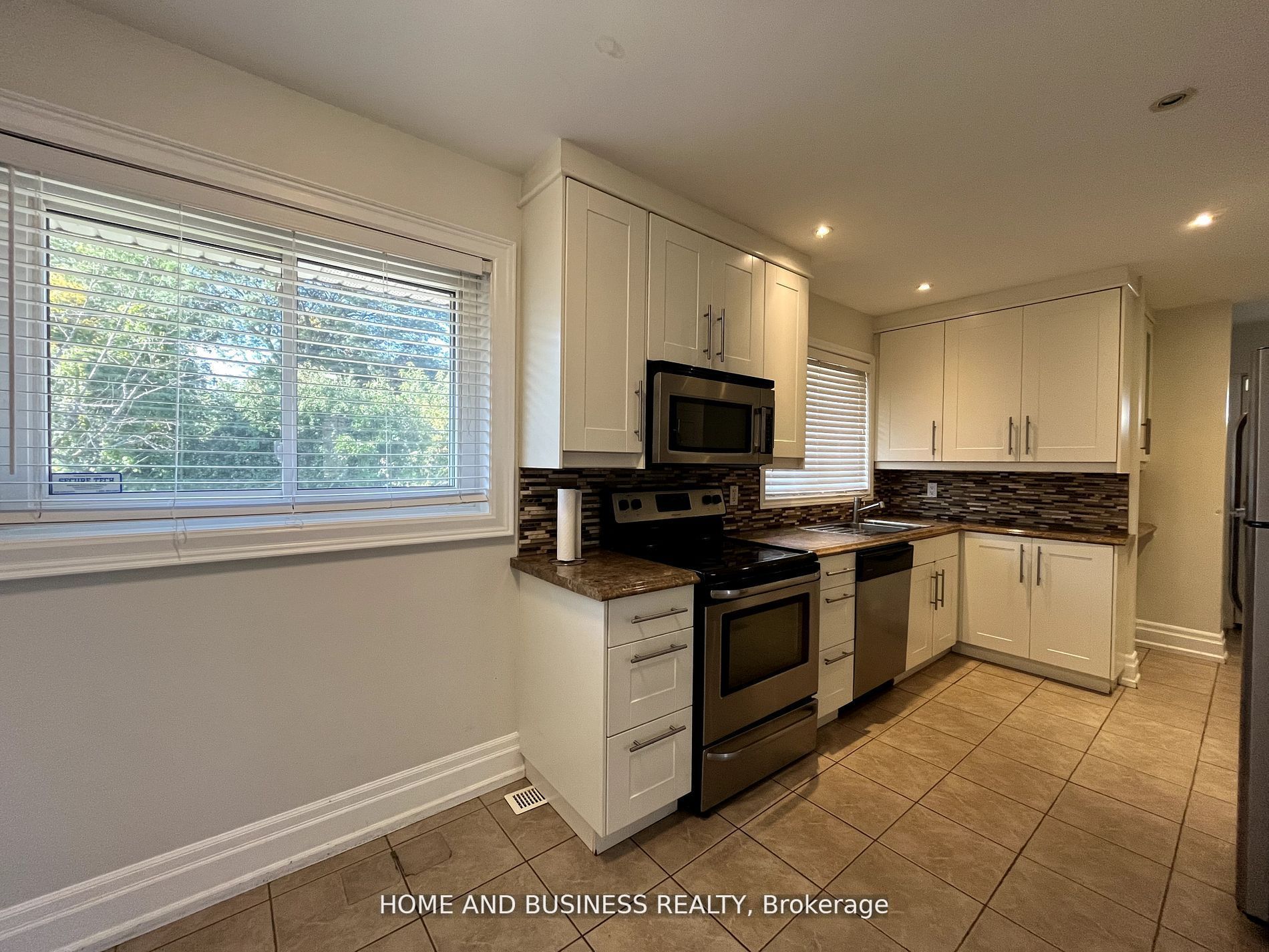 376 Ashbury Road Property Photo 6