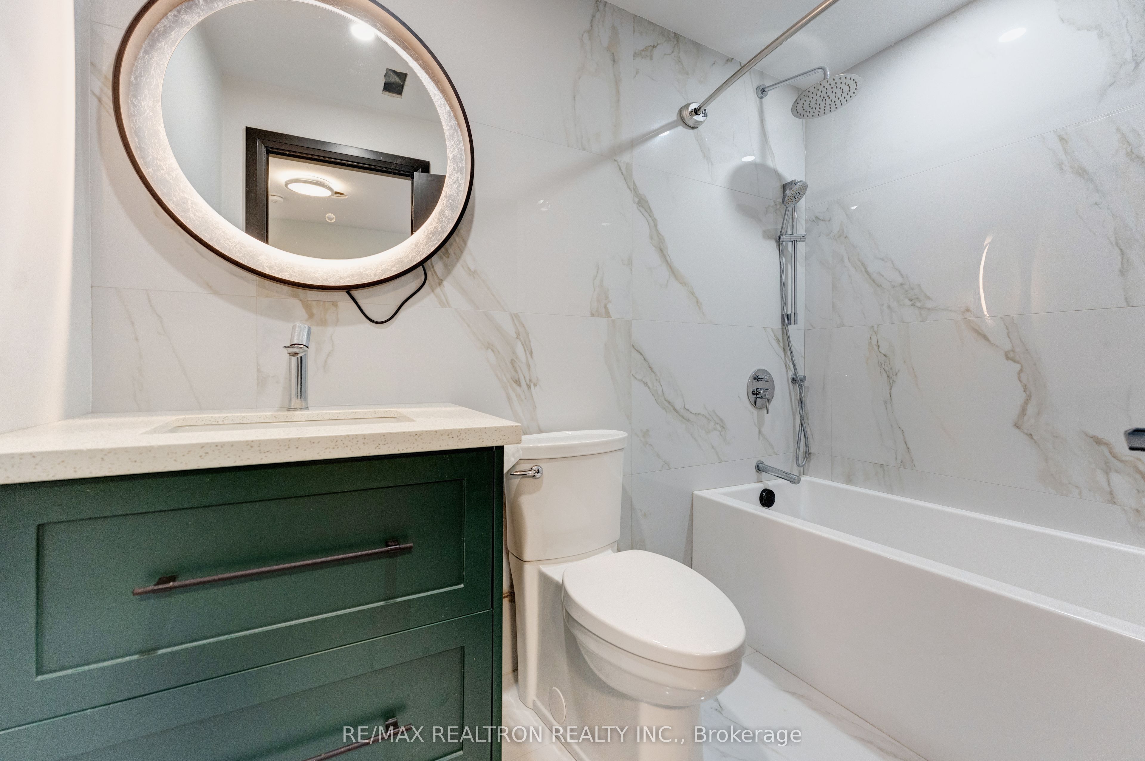 32 Bradfield Avenue W Property Photo 11