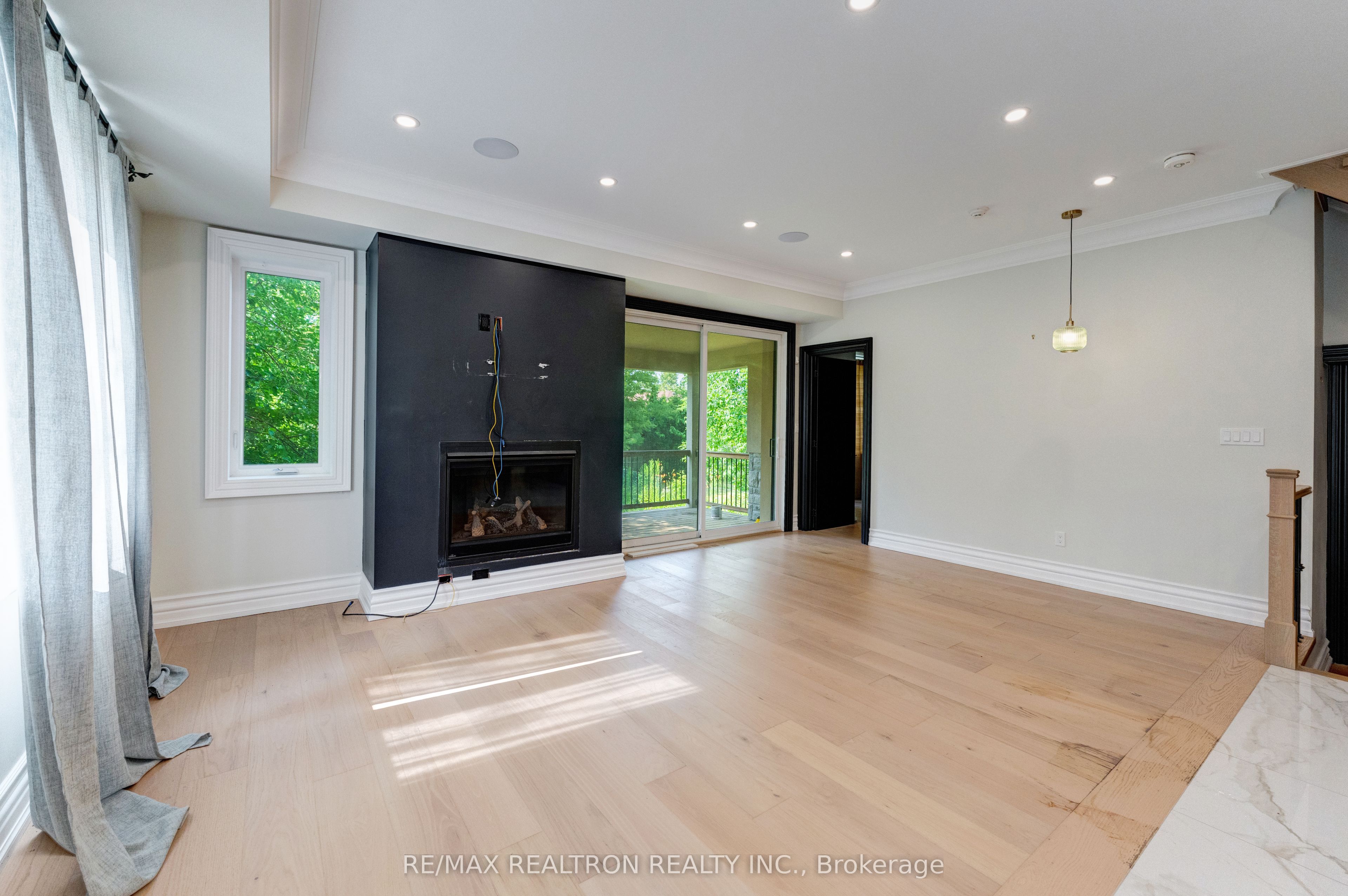 32 Bradfield Avenue W Property Photo 14