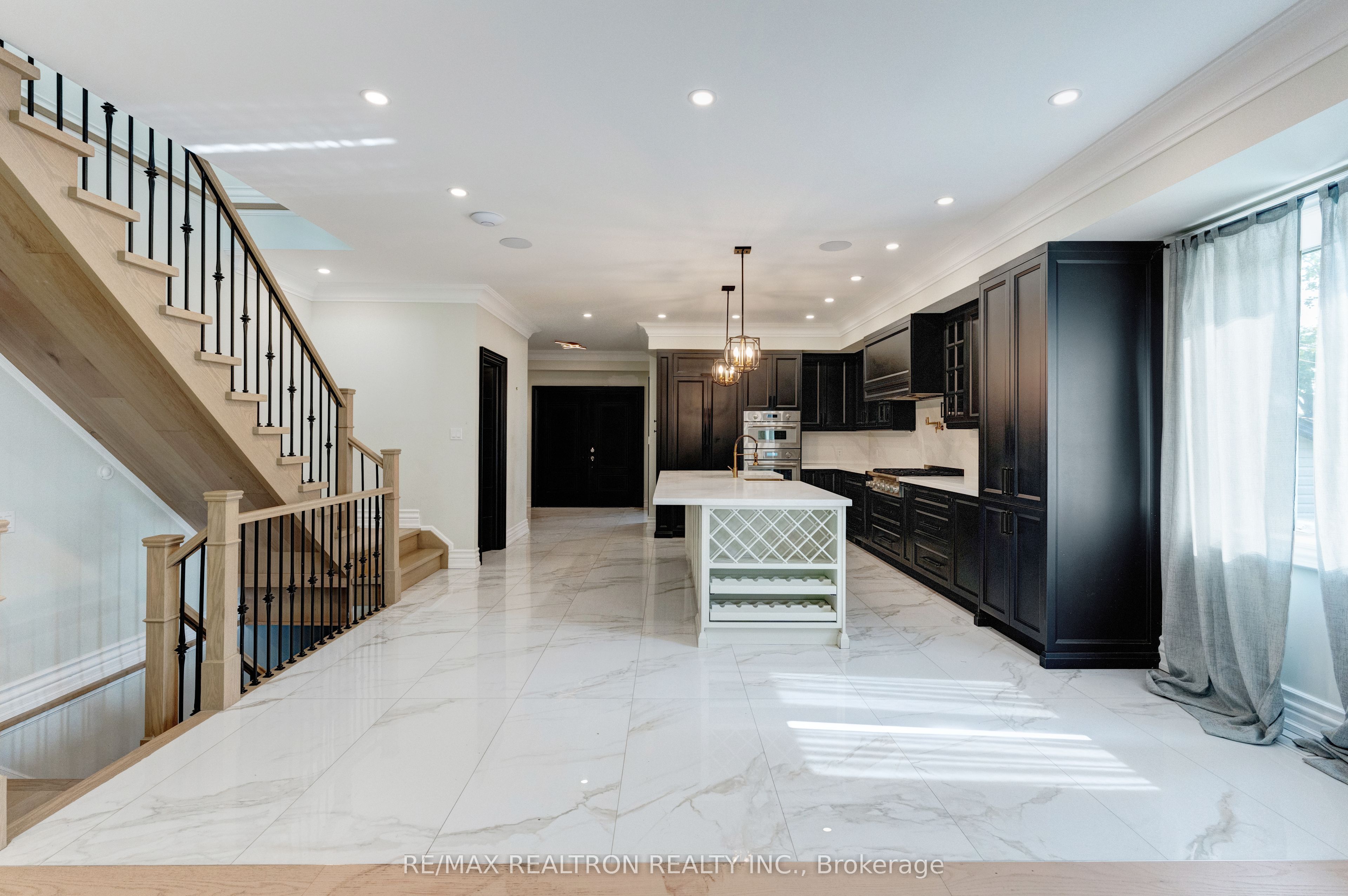 32 Bradfield Avenue W Property Photo 19