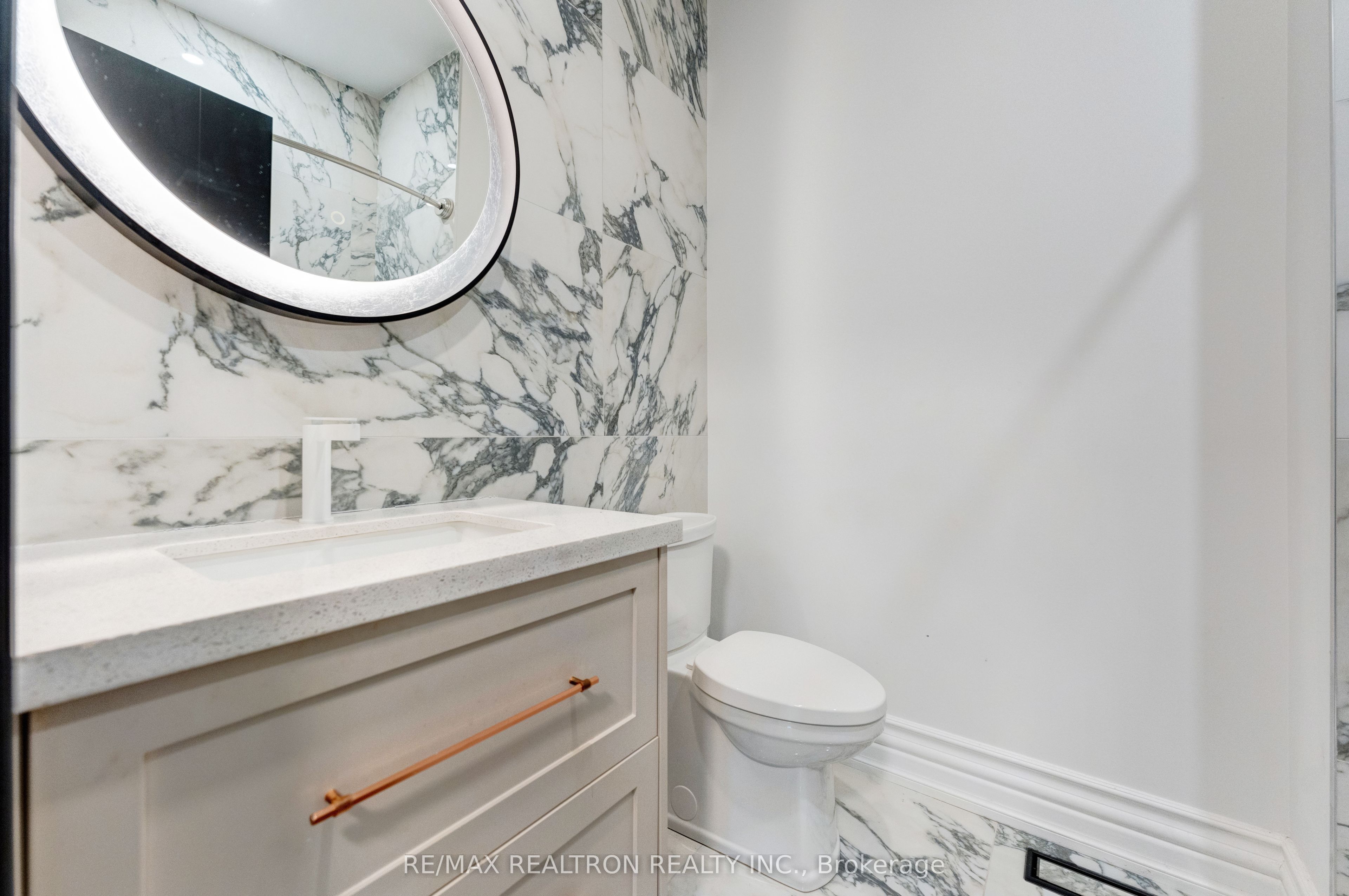 32 Bradfield Avenue W Property Photo 29
