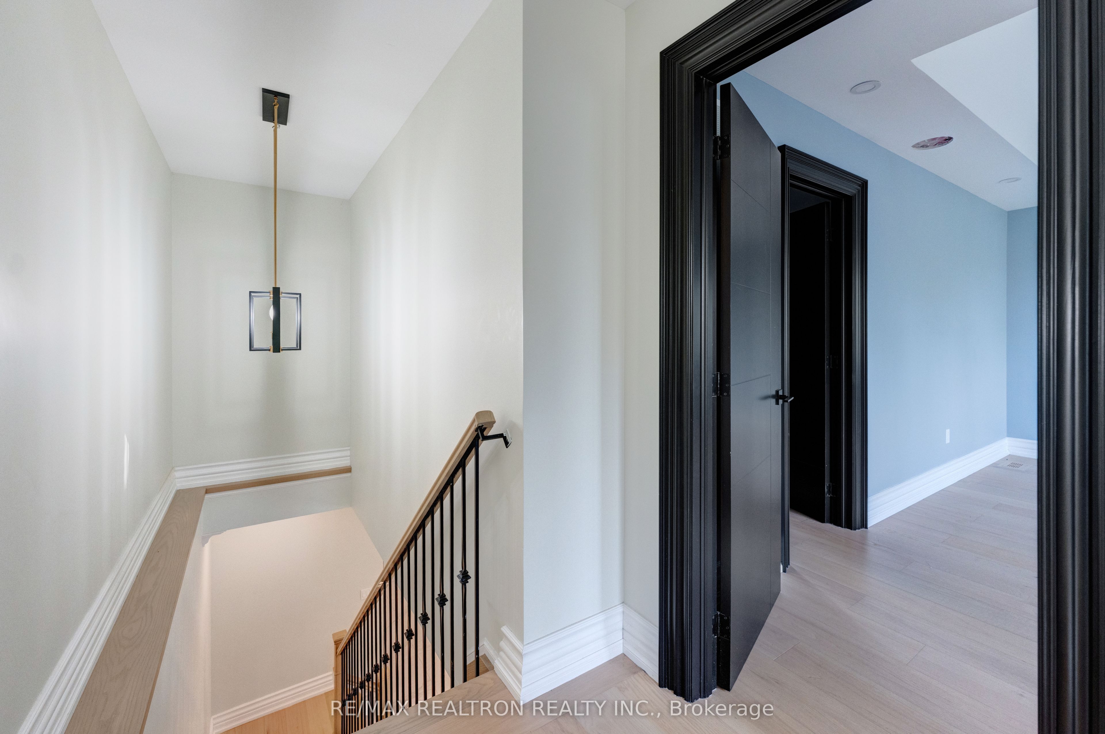 32 Bradfield Avenue W Property Photo 33