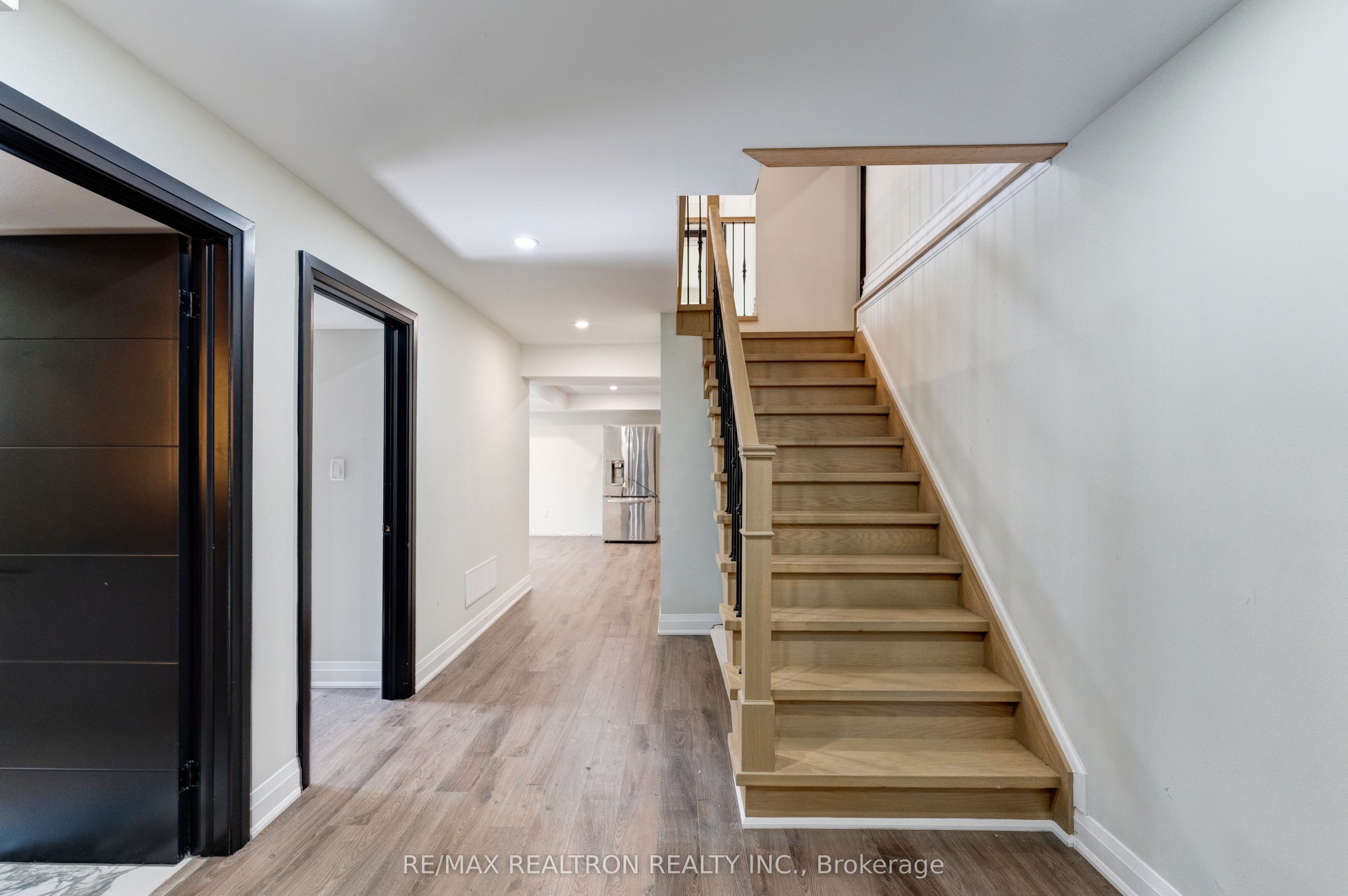 32 Bradfield Avenue W Property Photo 34