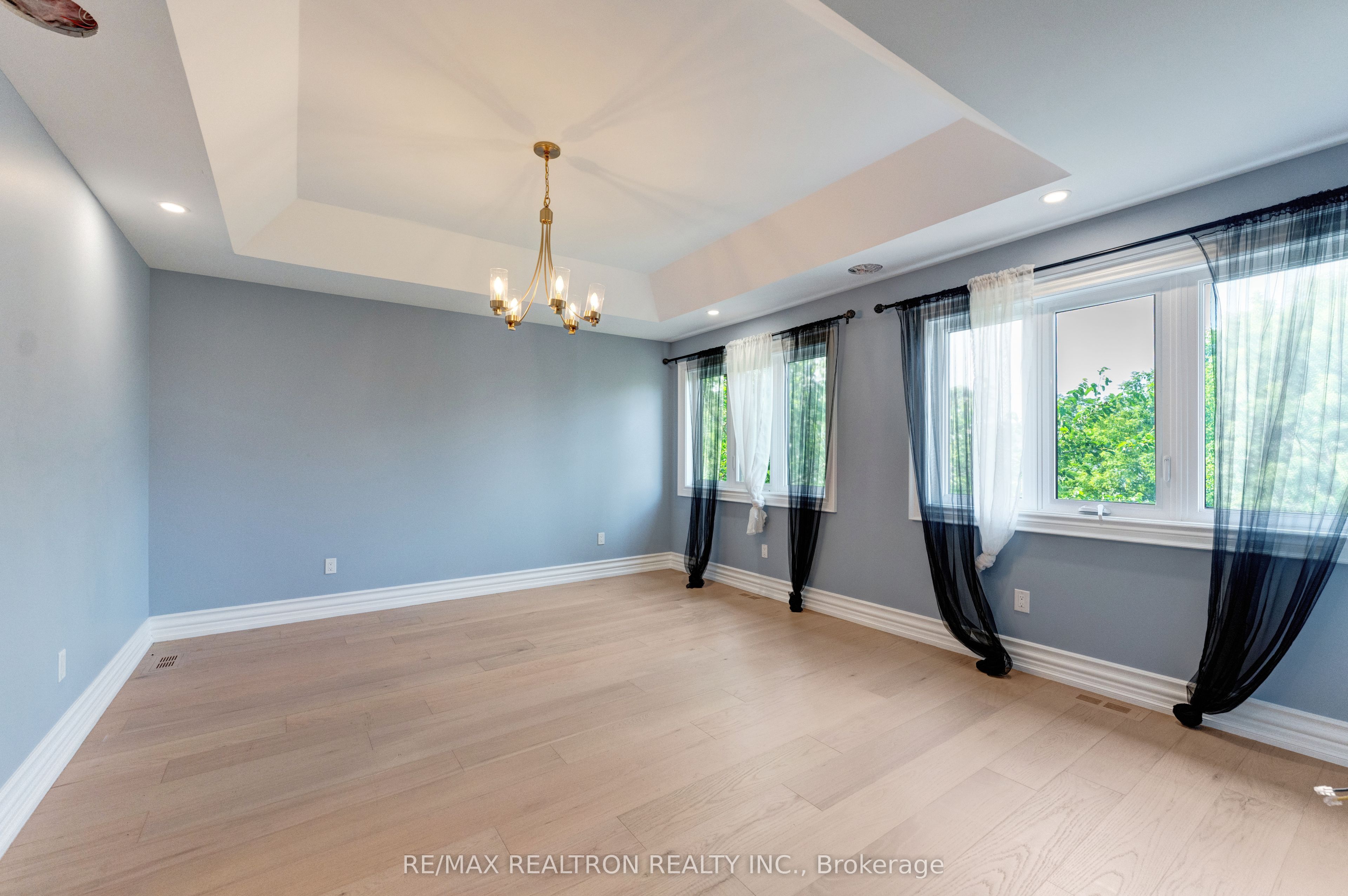 32 Bradfield Avenue W Property Photo 40