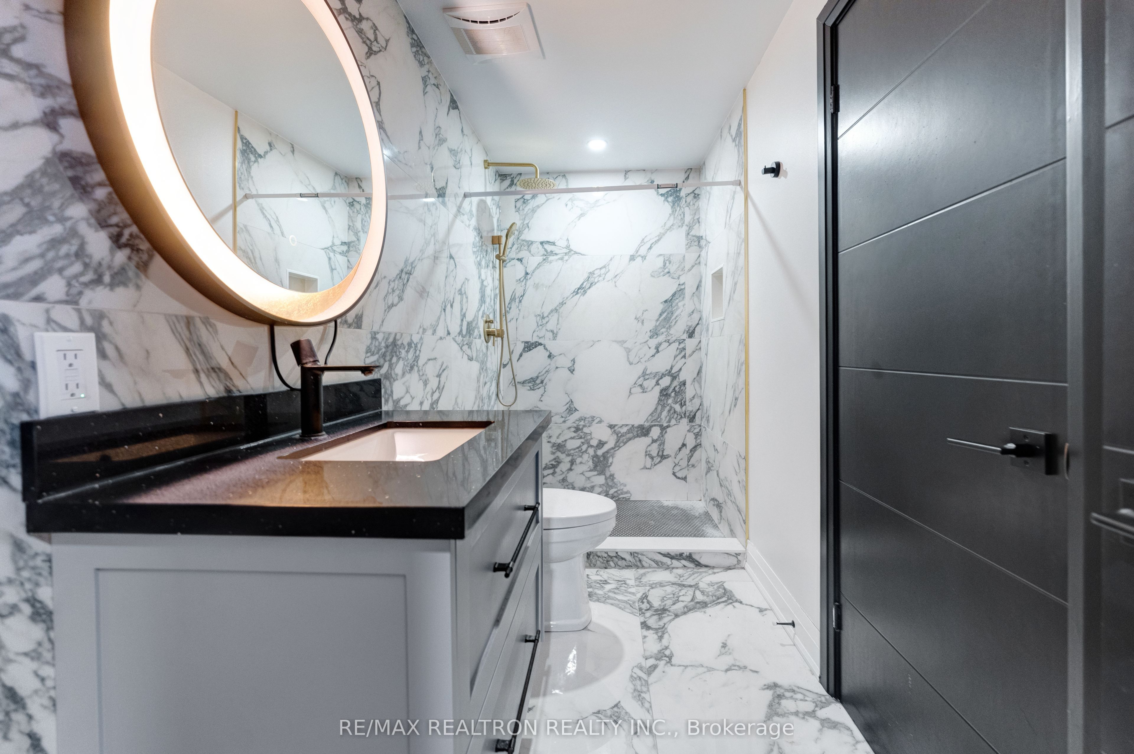32 Bradfield Avenue W Property Photo 43